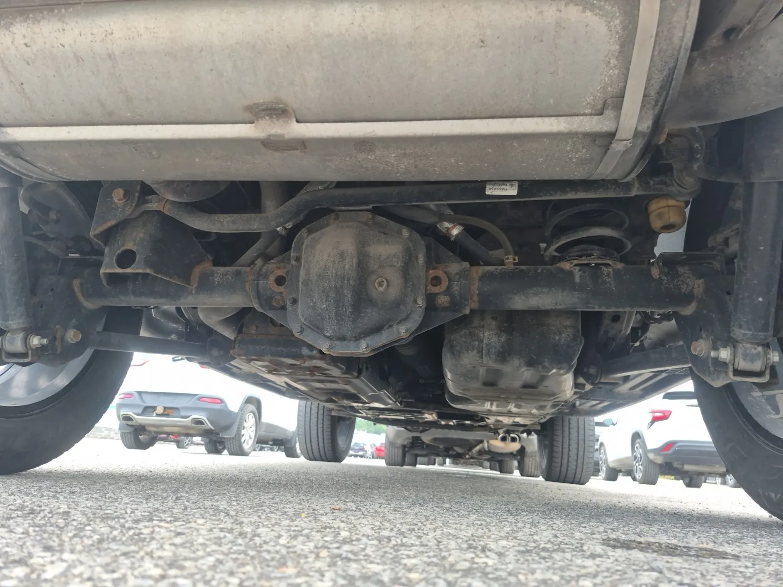 Undercarriage - Rear Photo