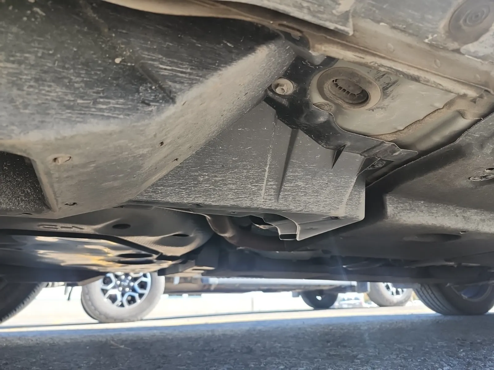 Undercarriage - Passenger Photo