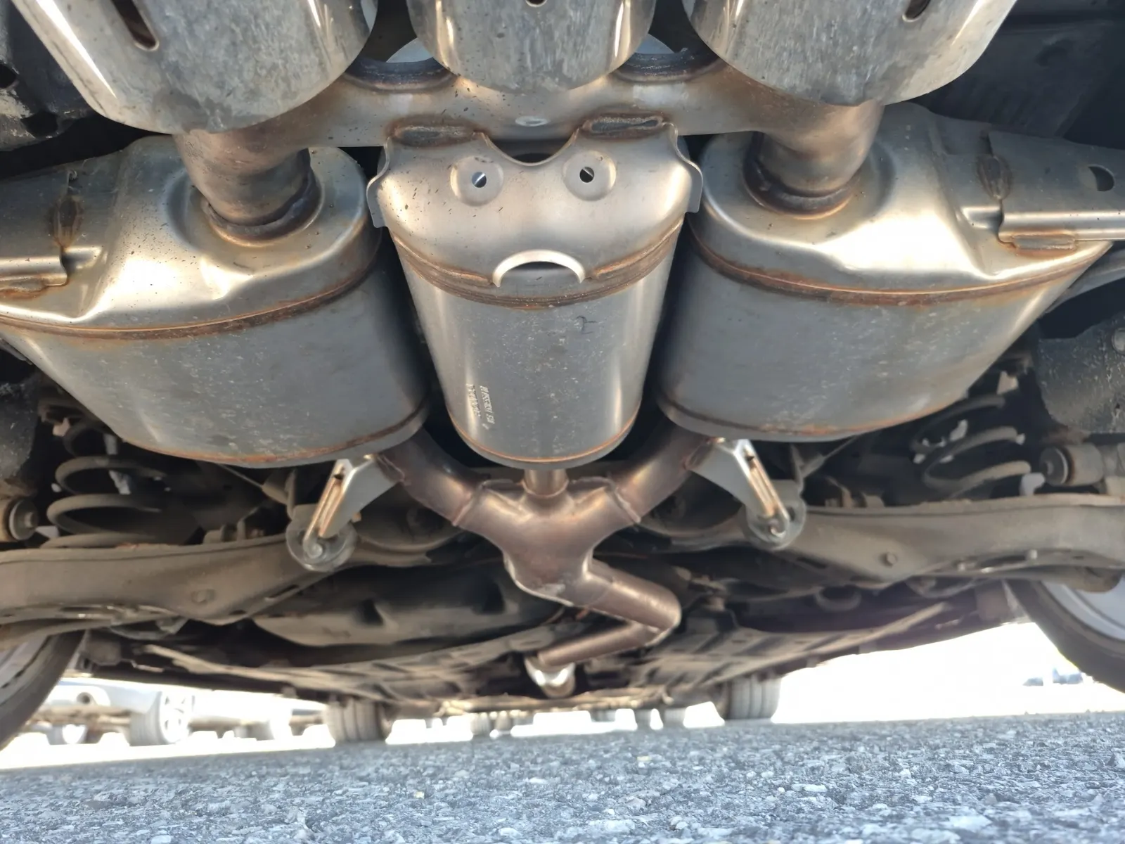 Undercarriage - Rear Photo