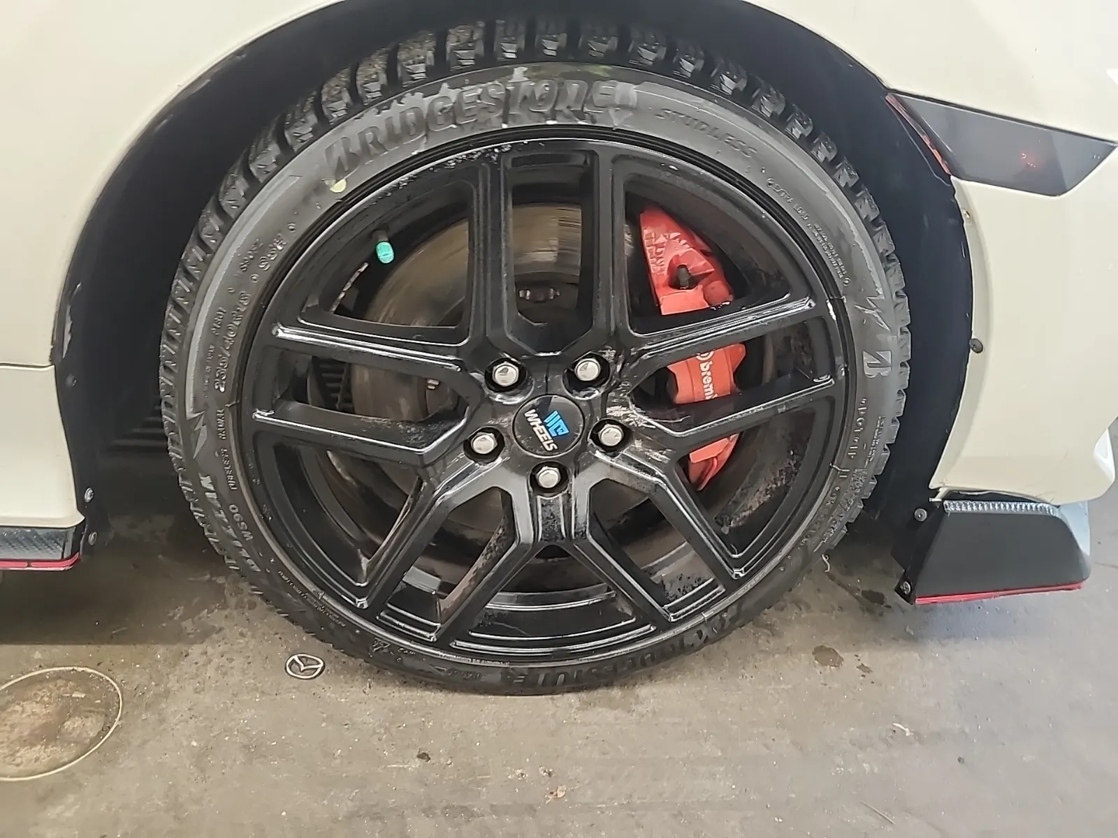 Right Front Wheel/Tire Photo