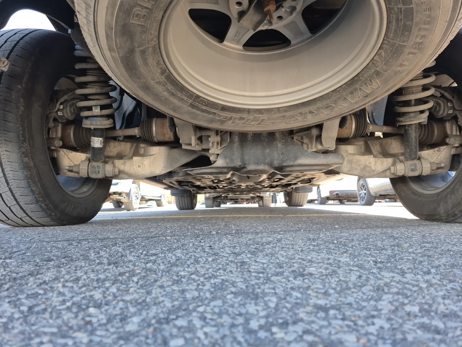 Undercarriage - Rear Photo