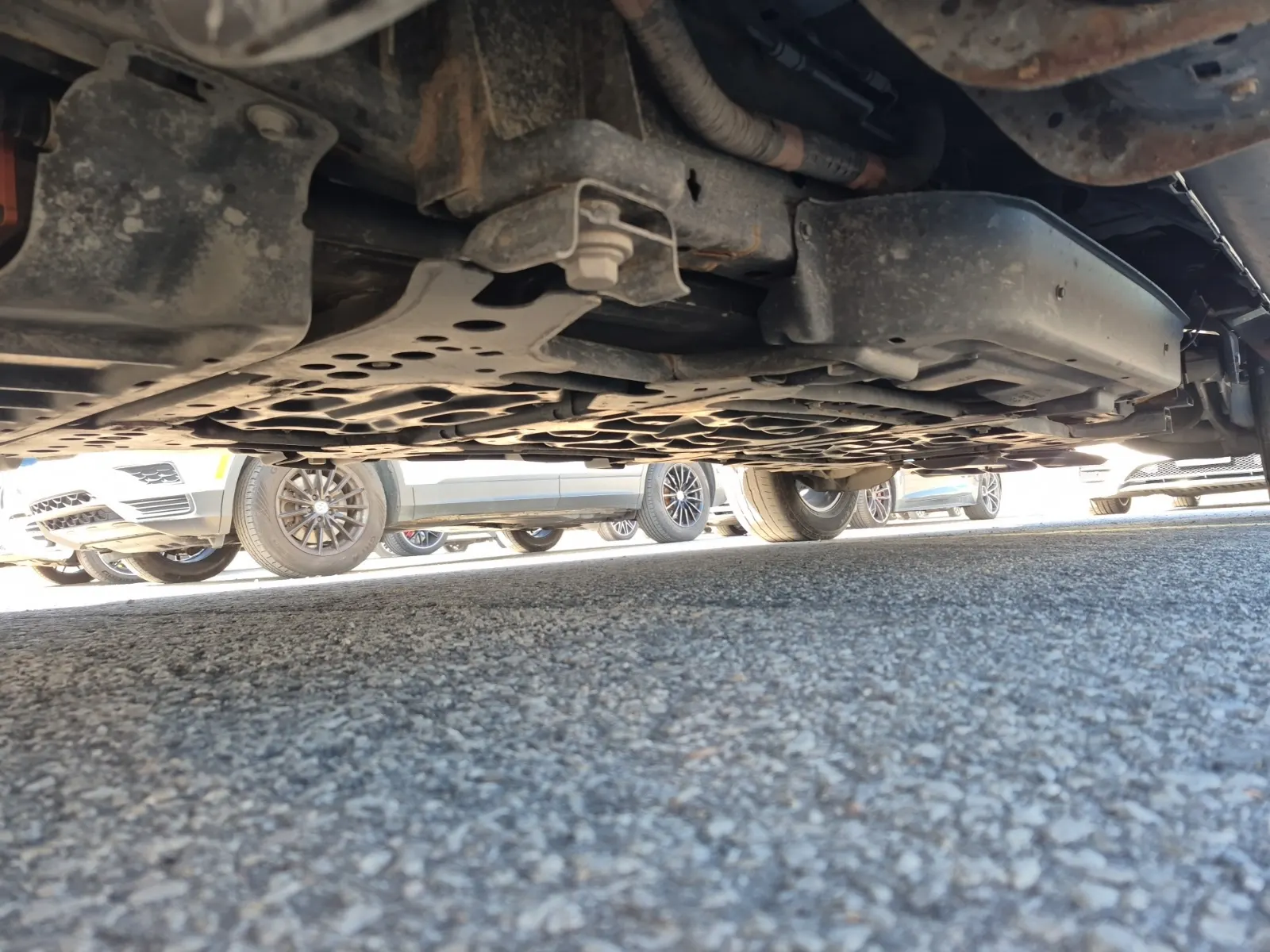 Undercarriage - Driver Photo