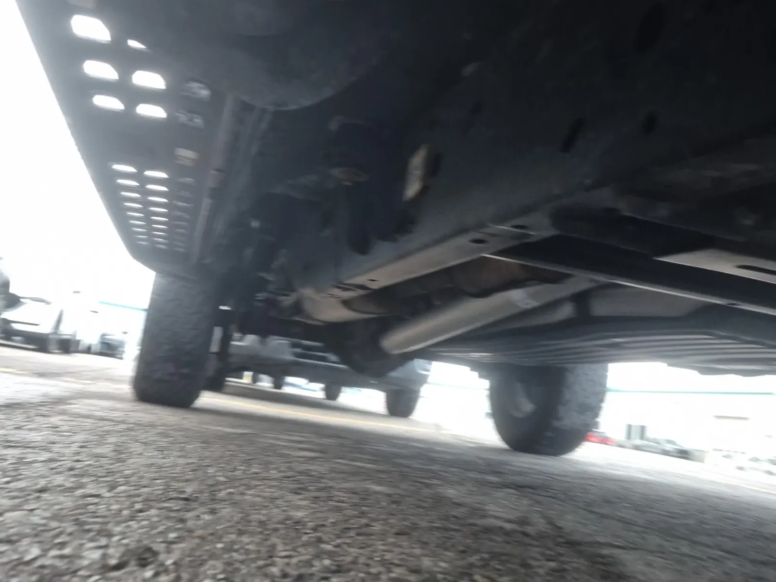 Undercarriage - Passenger Photo