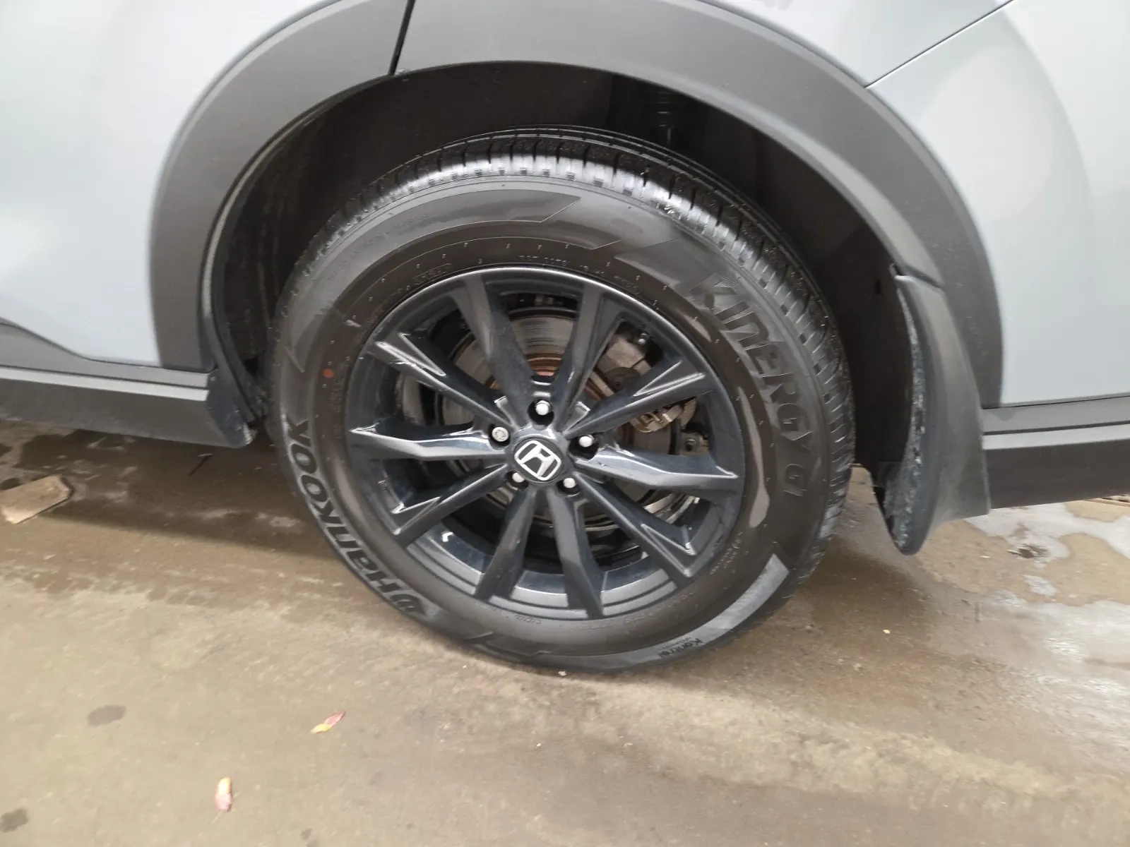 Left Rear Wheel/Tire Photo