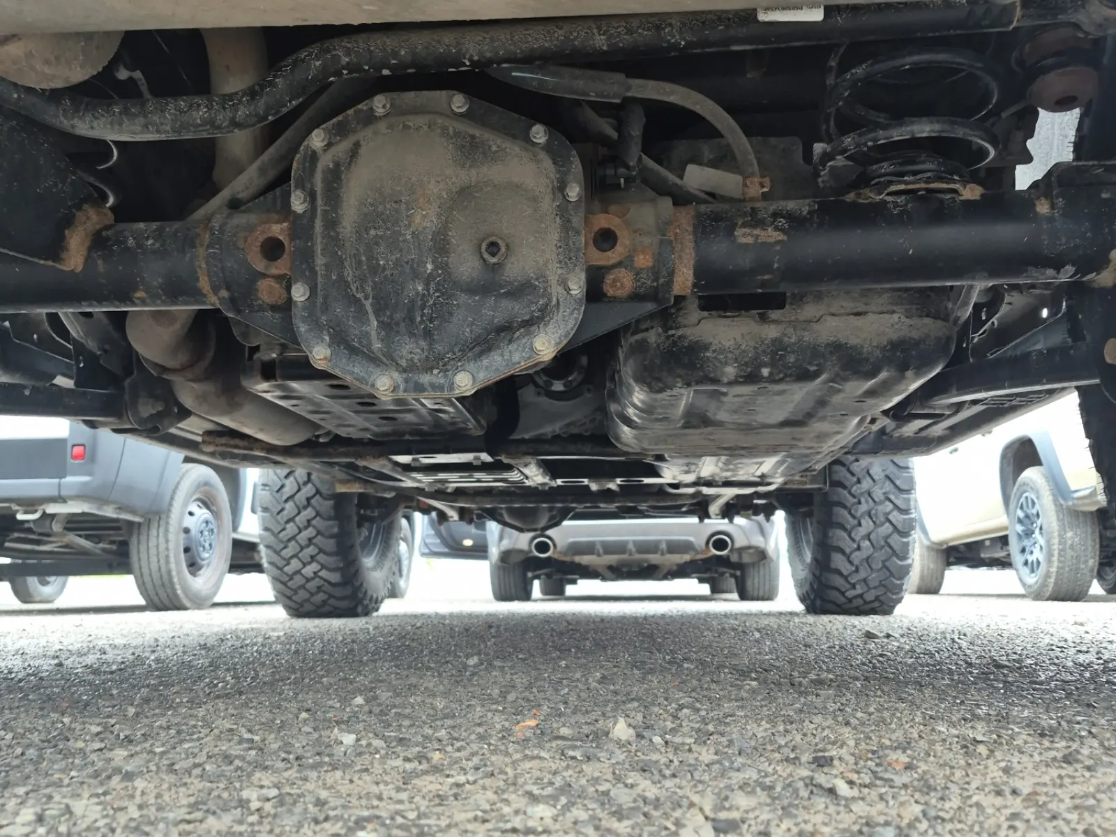 Undercarriage - Rear Photo