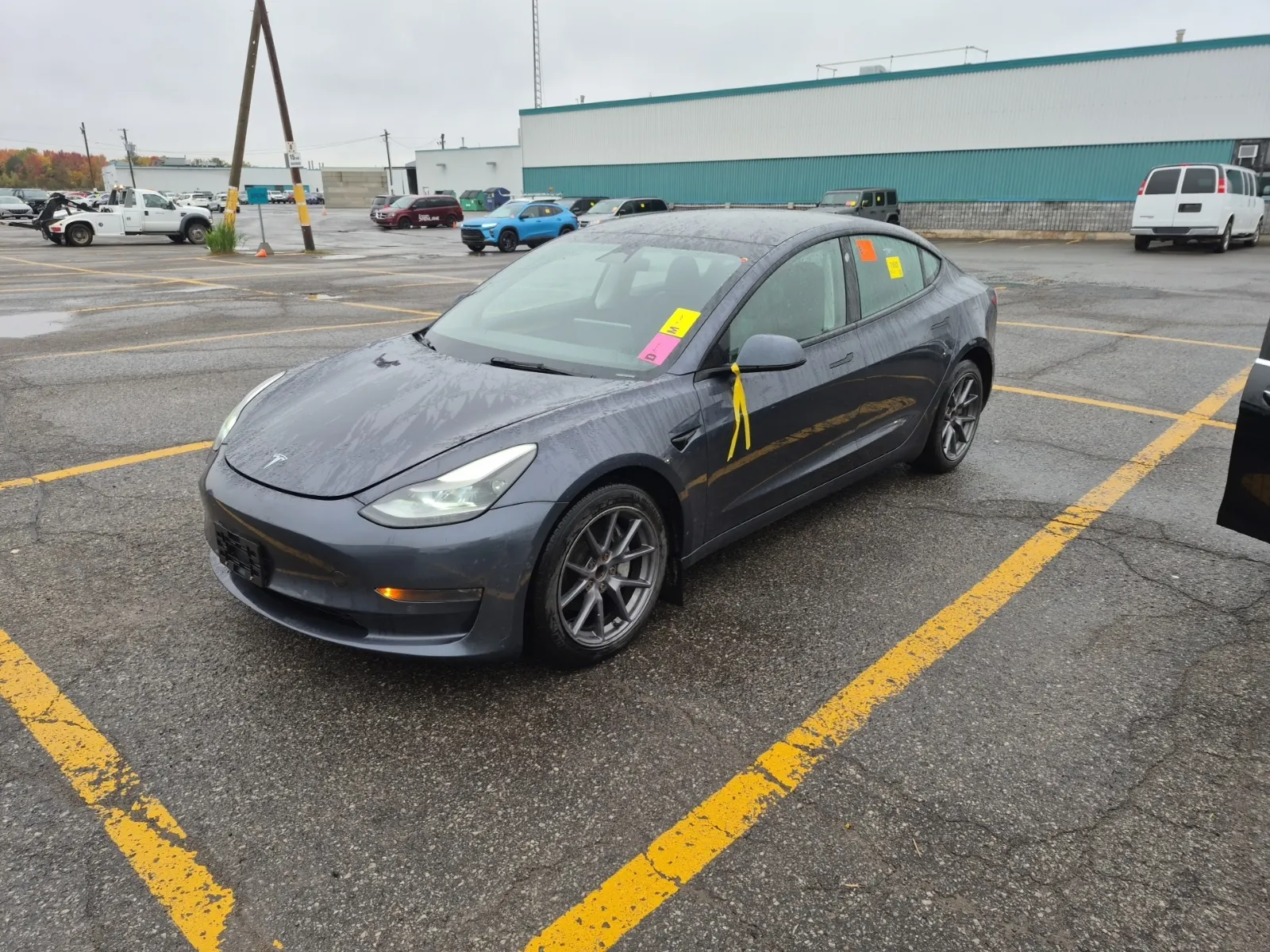 Front driver 3/4 photo