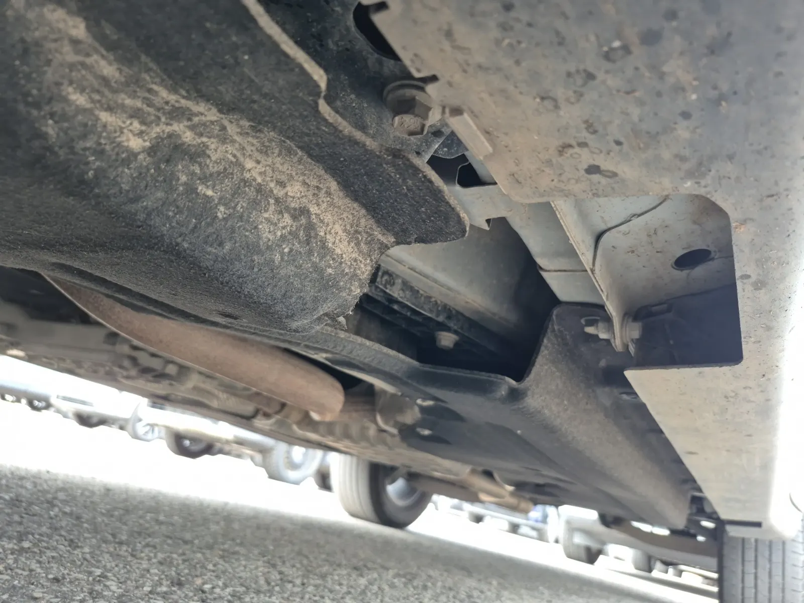Undercarriage - Driver Photo
