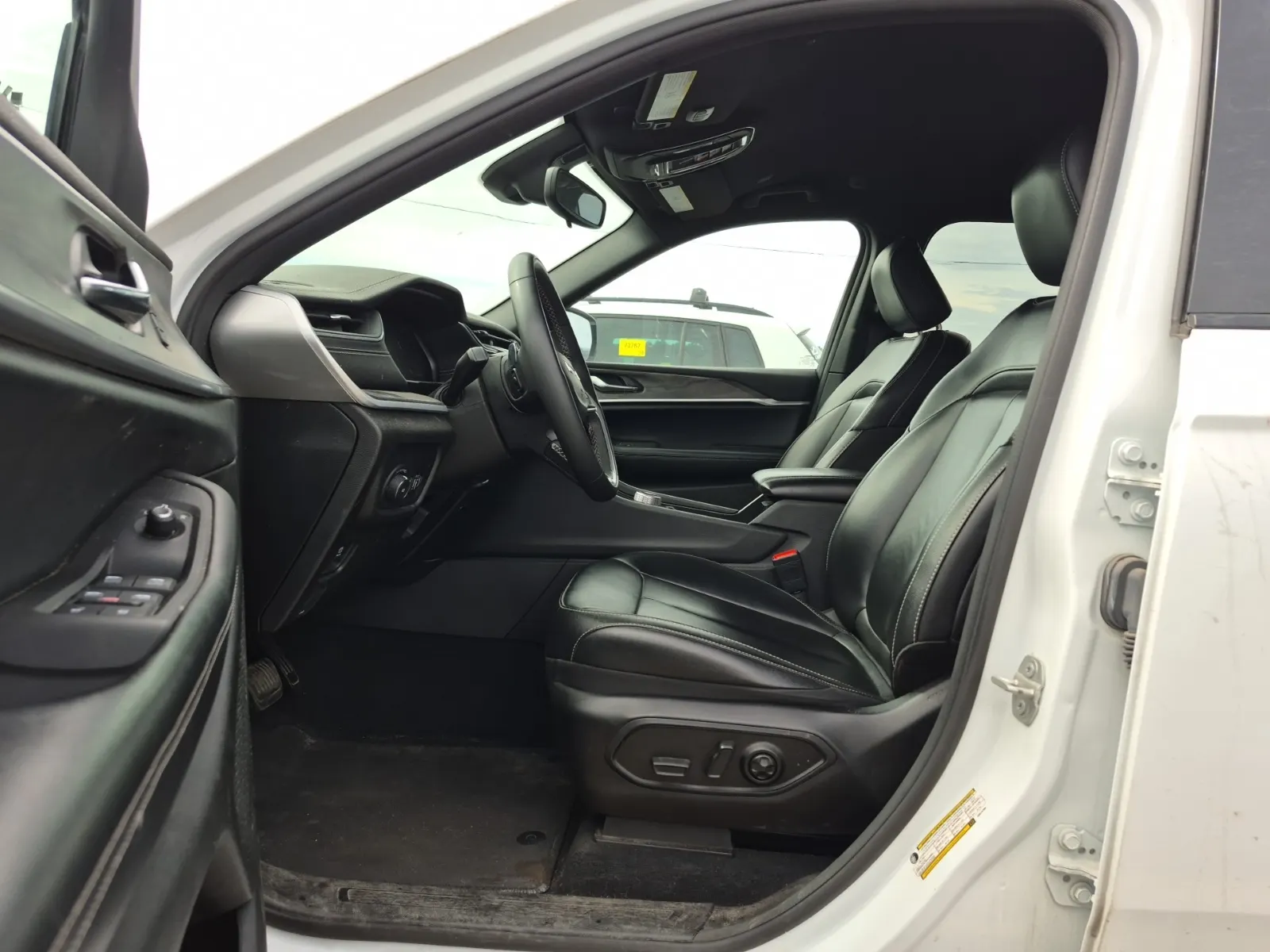 Front Interior Photo