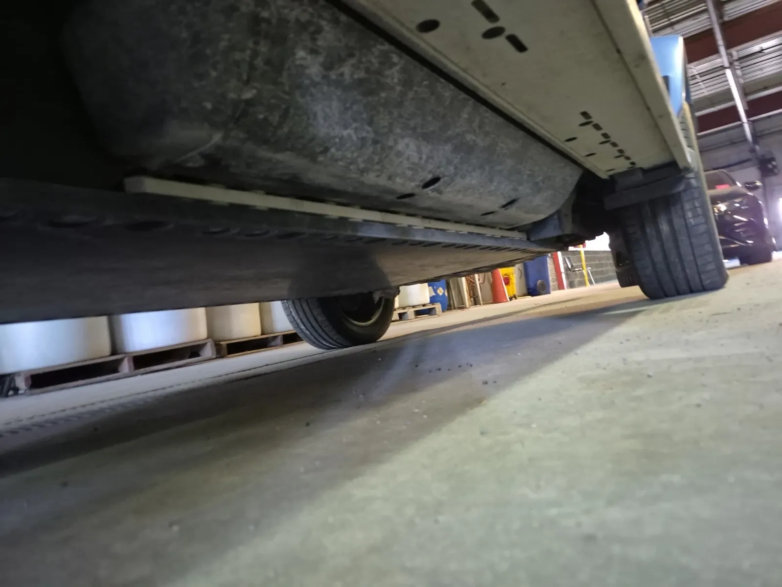 Undercarriage - Driver Photo