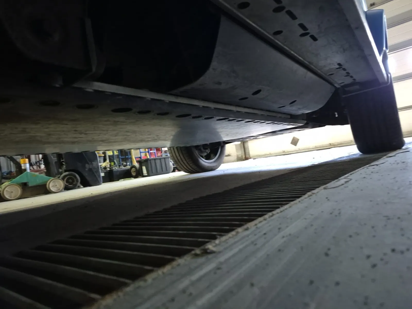 Undercarriage - Passenger Photo