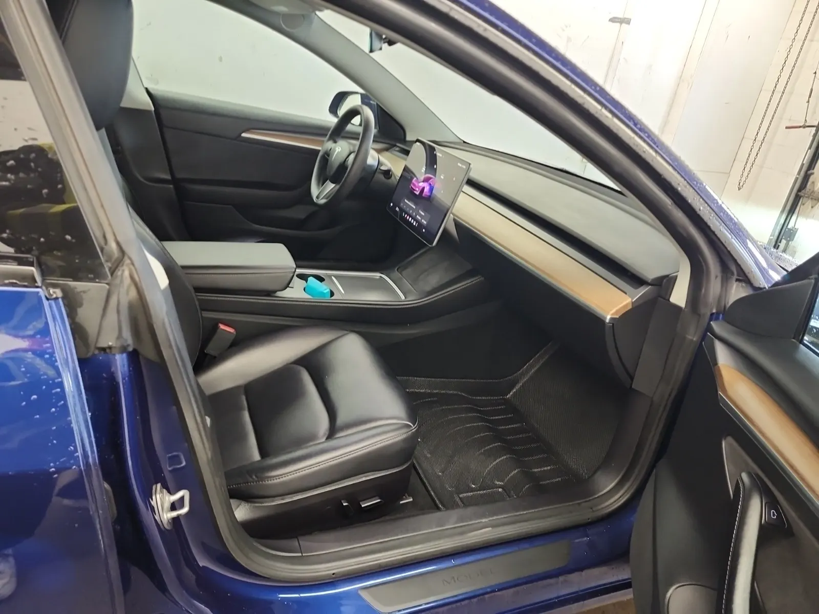 Right Side Interior Photo