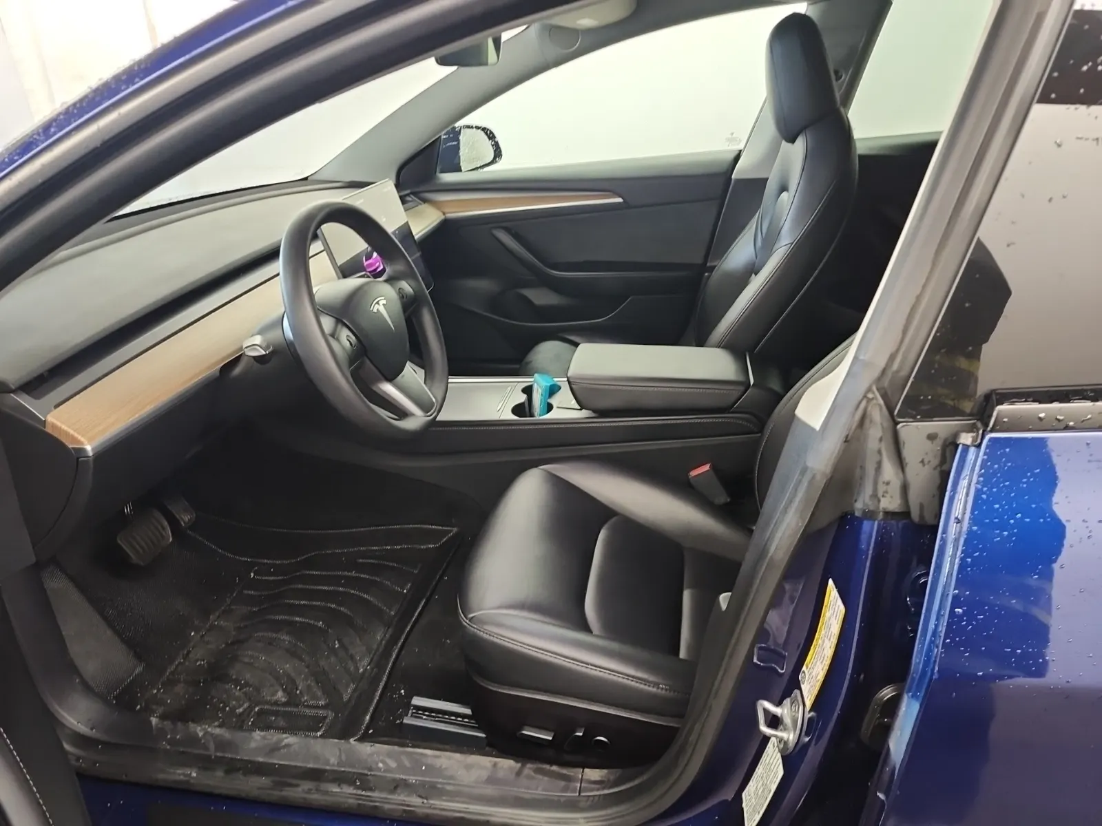 Front Interior Photo