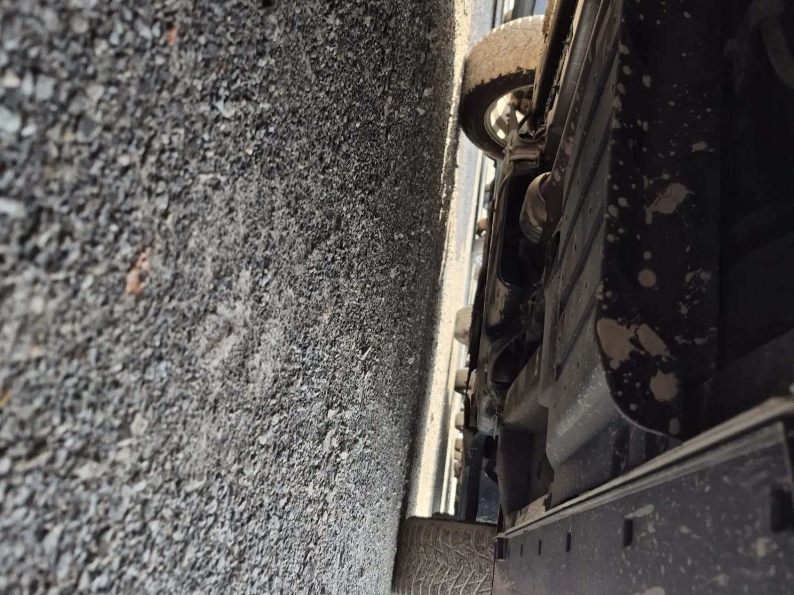 Undercarriage - Passenger Photo
