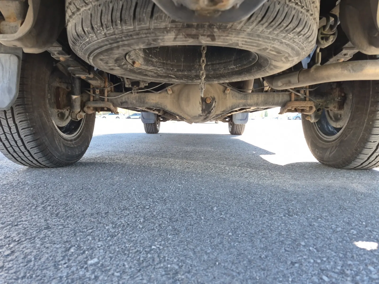 Undercarriage - Rear Photo