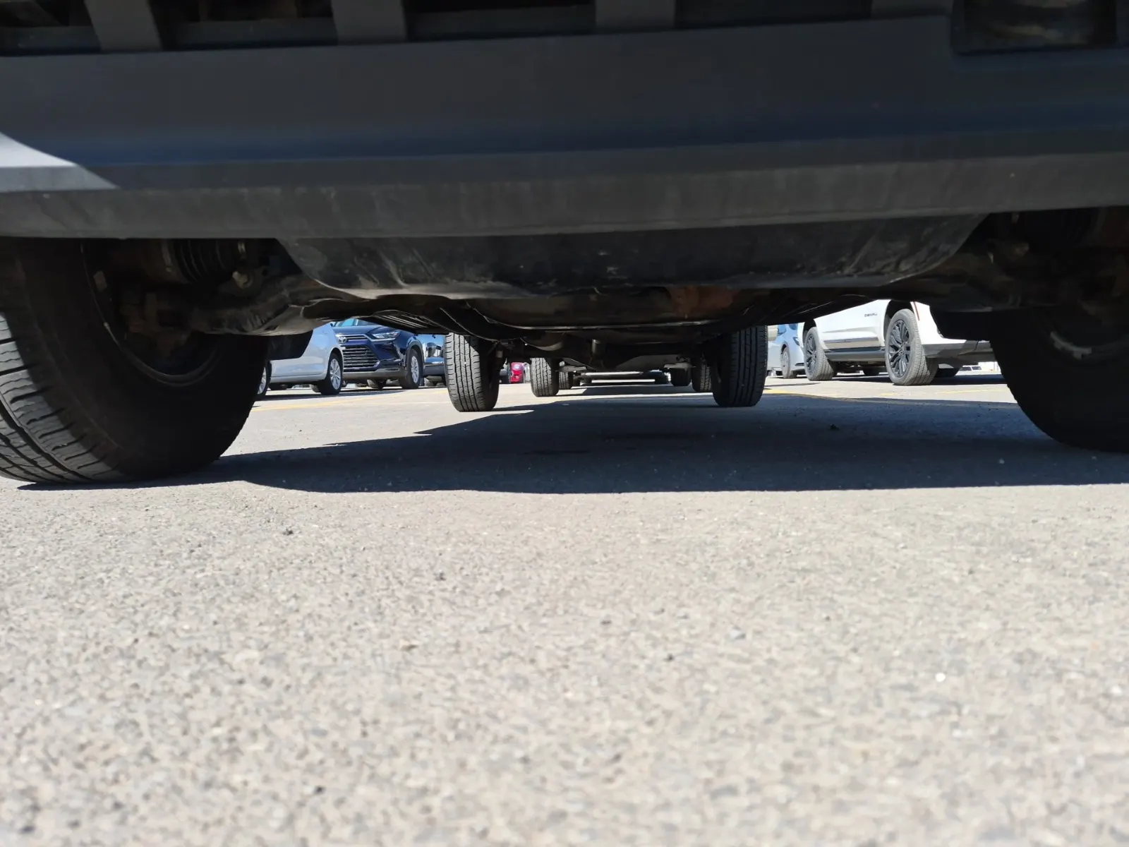 Undercarriage - Front Photo