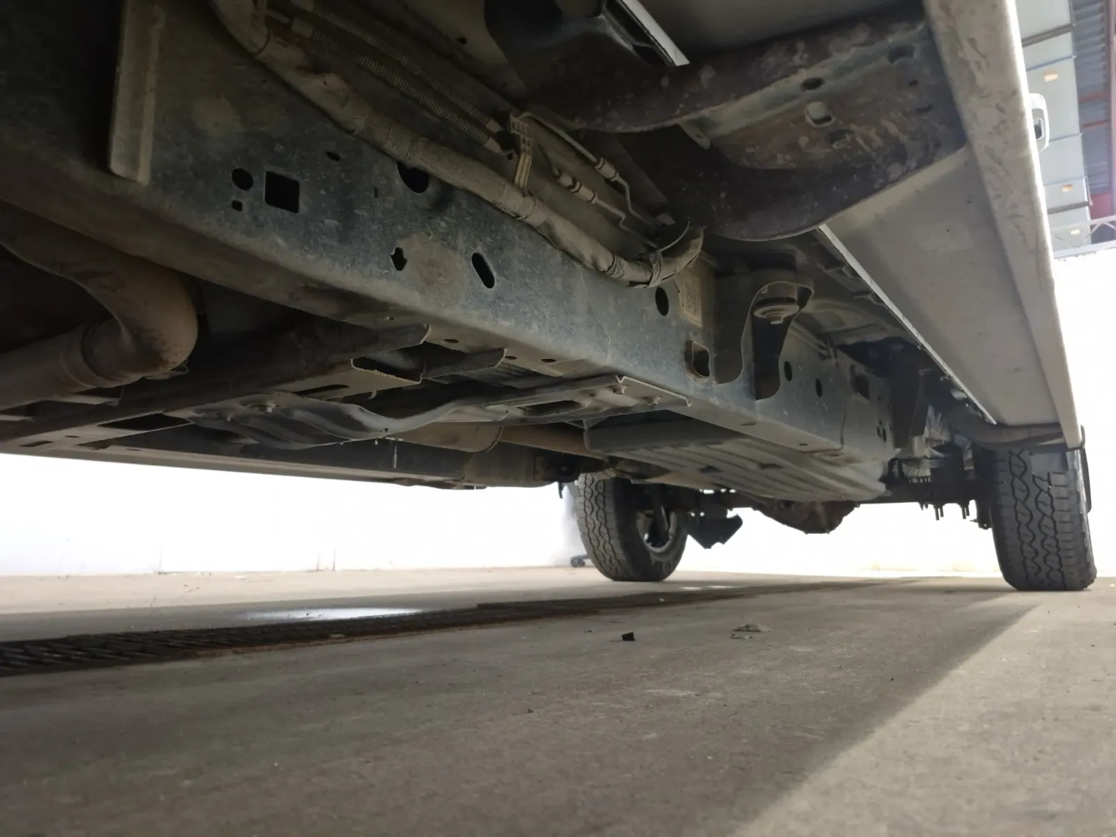 Undercarriage - Driver Photo