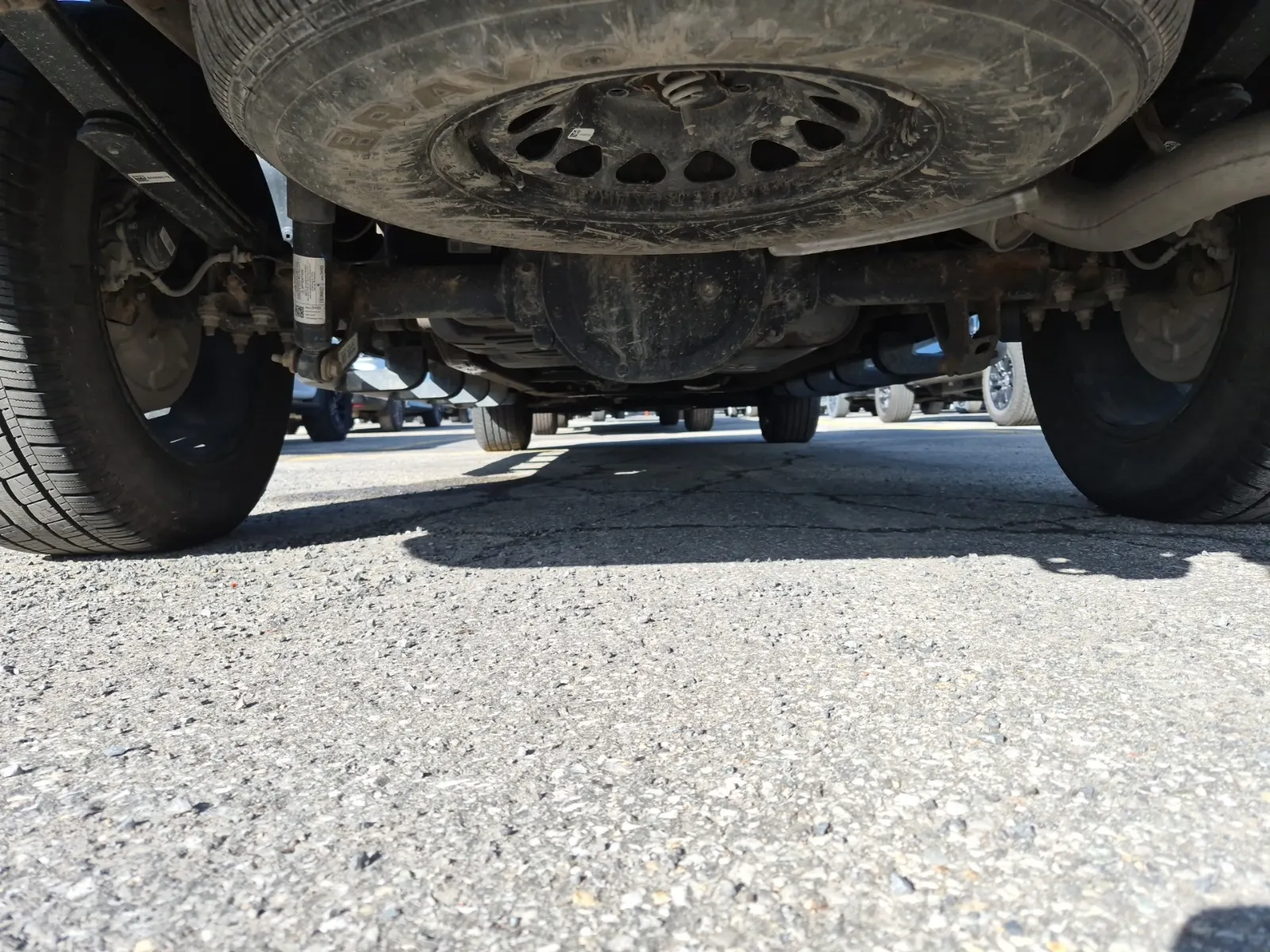Undercarriage - Rear Photo