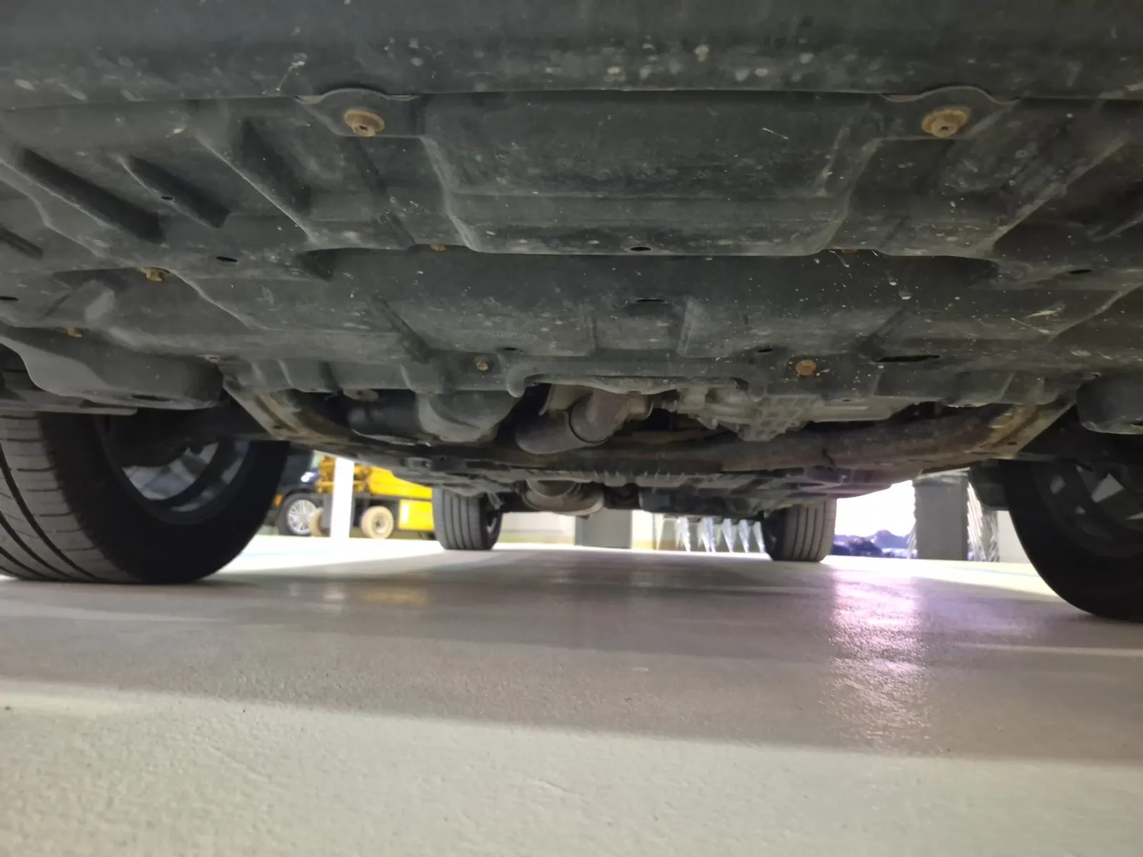 Undercarriage - Front Photo