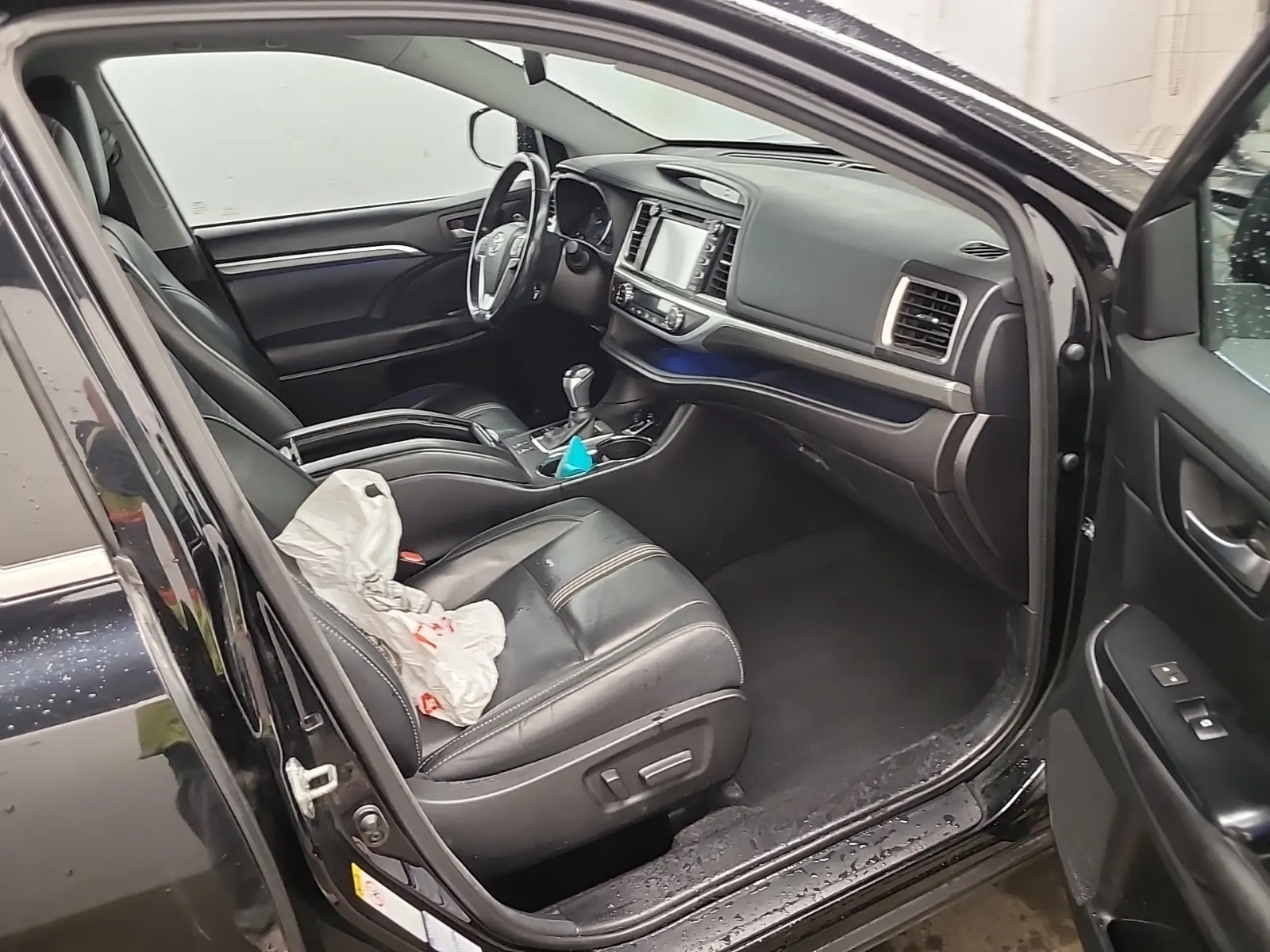 Right Side Interior Photo
