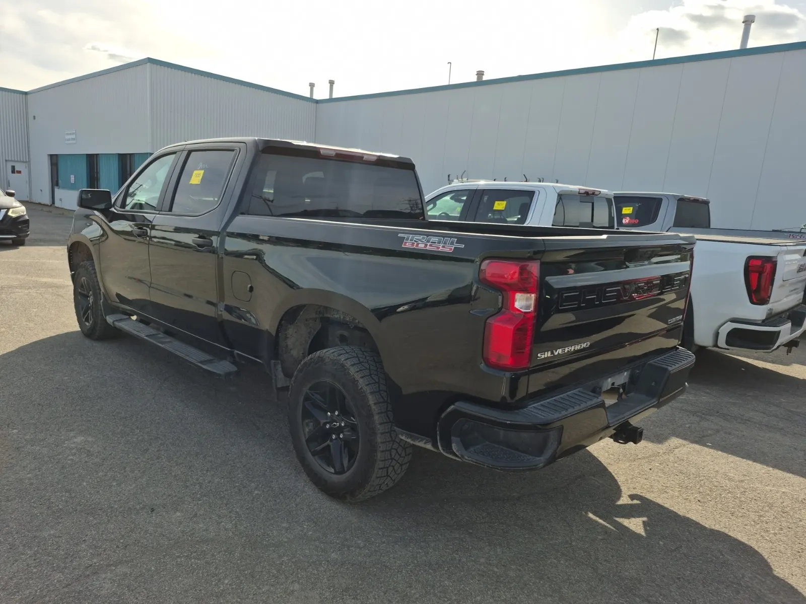 Driver Rear 3/4 Photo