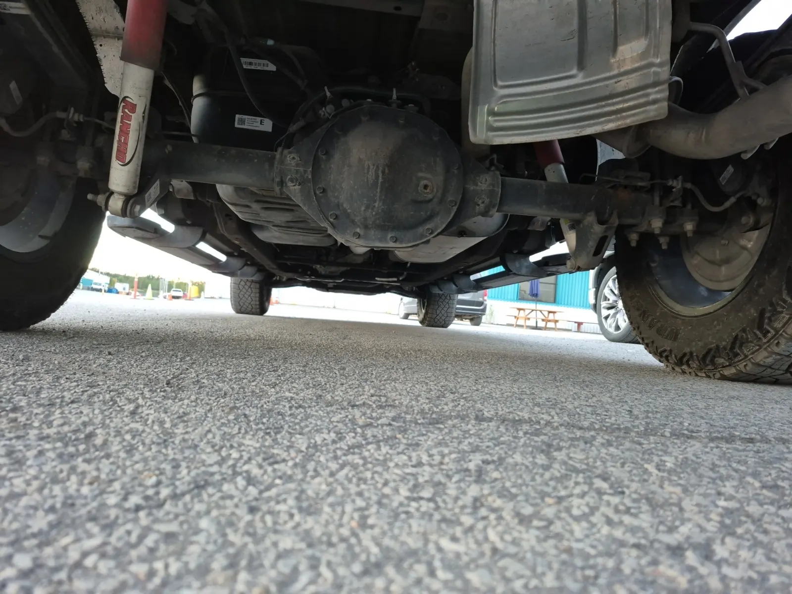 Undercarriage - Rear Photo