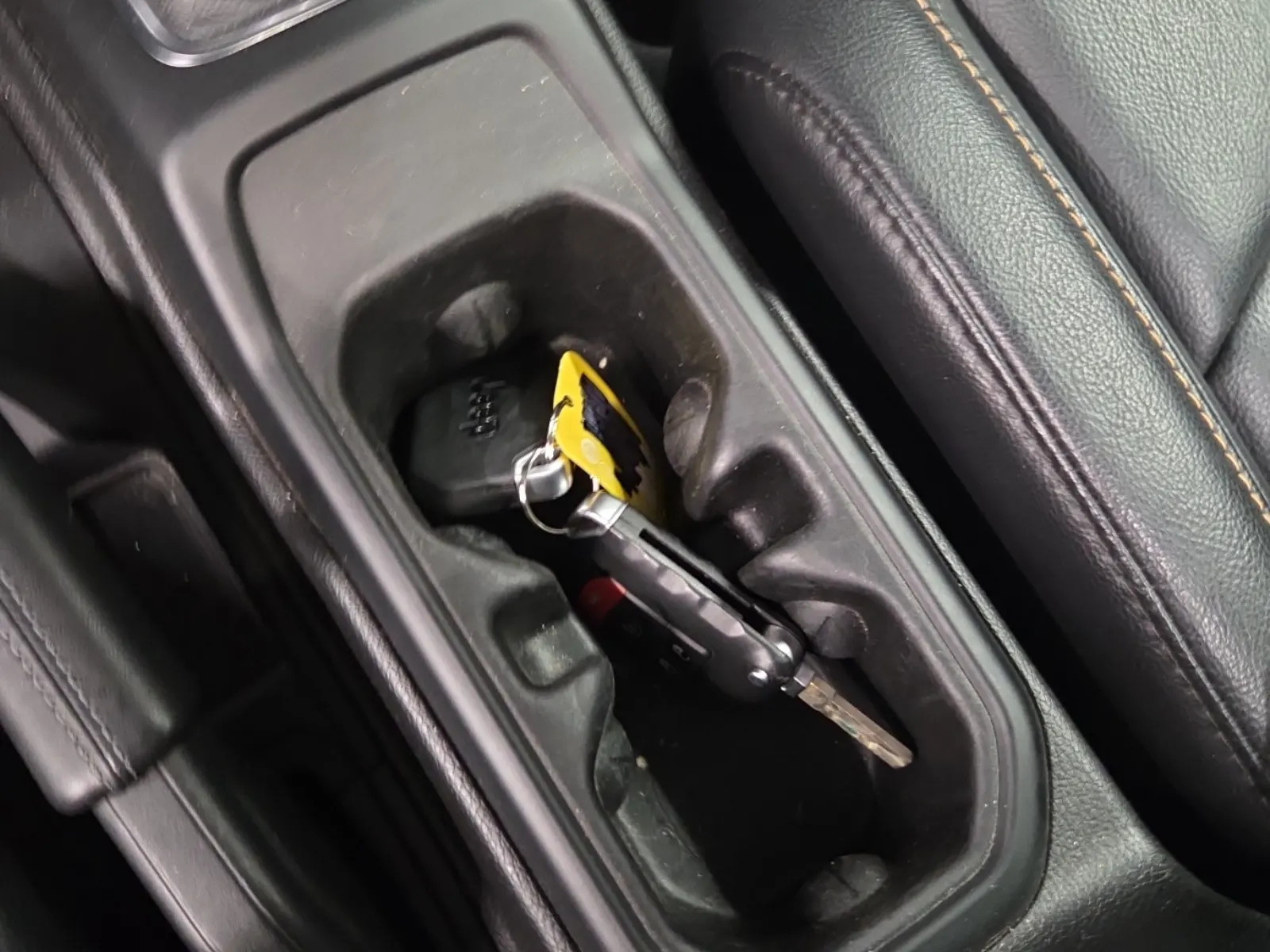 Keys/Fobs/Manual Photo