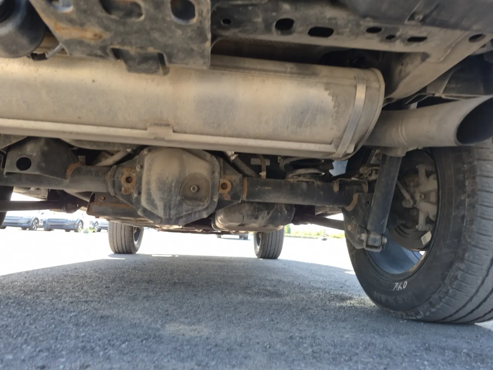 Undercarriage - Rear Photo