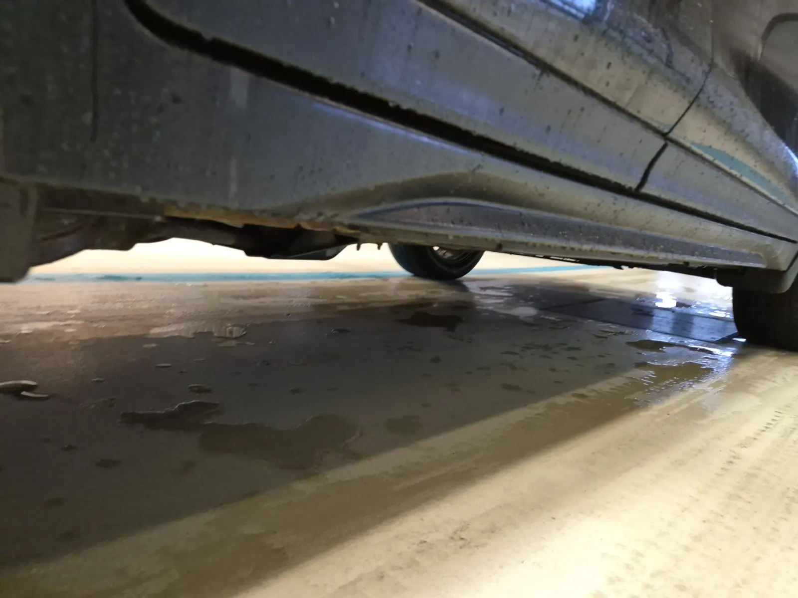 Undercarriage - Passenger Photo