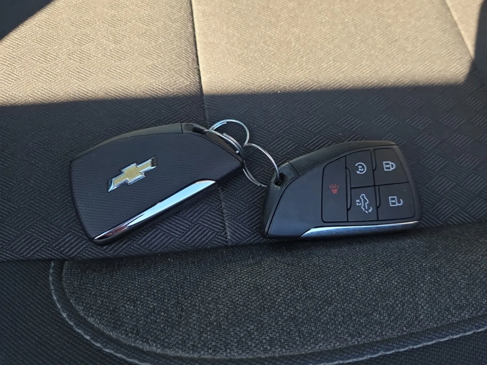 Keys/Fobs/Manual Photo