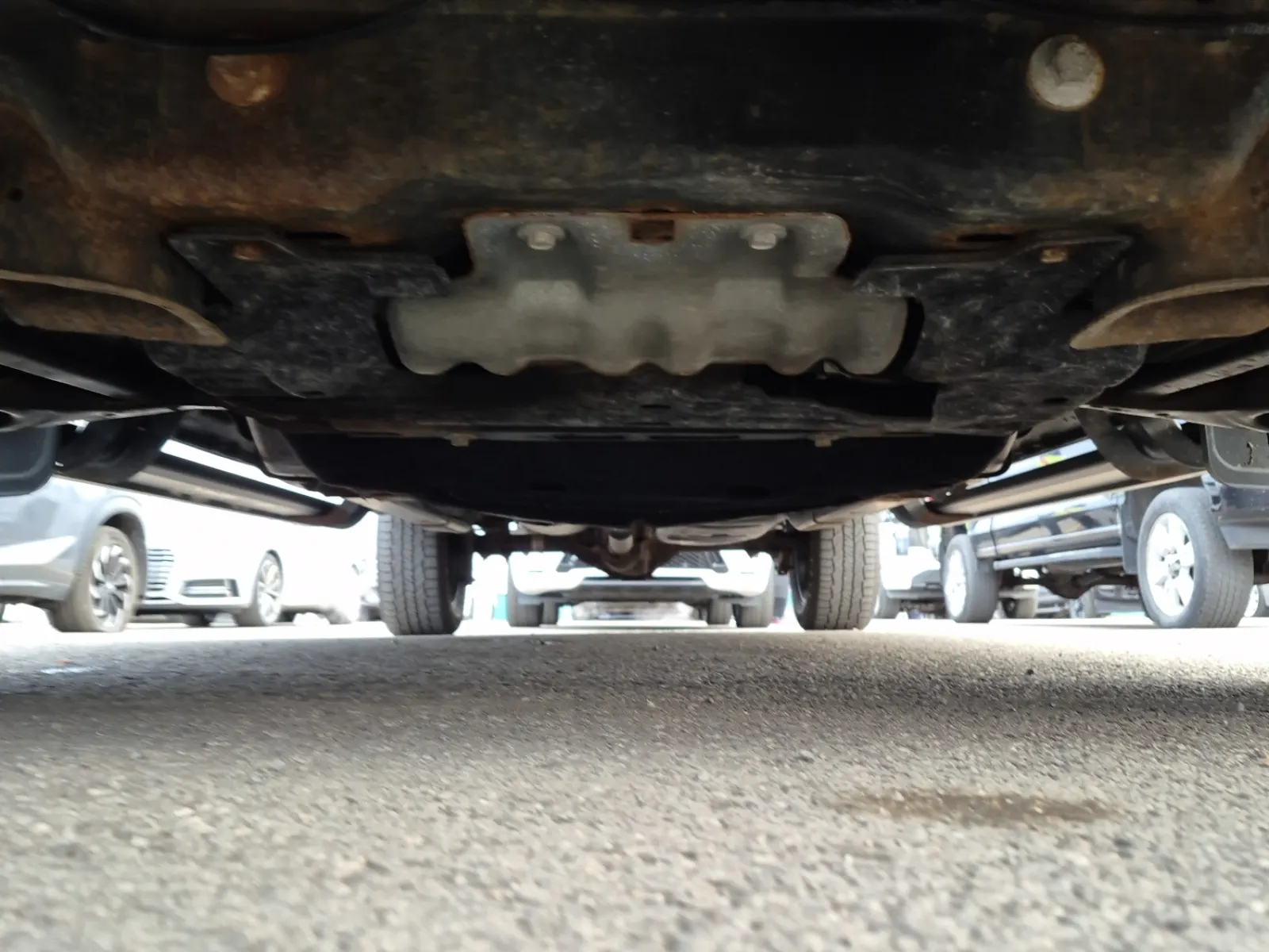 Undercarriage - Front Photo