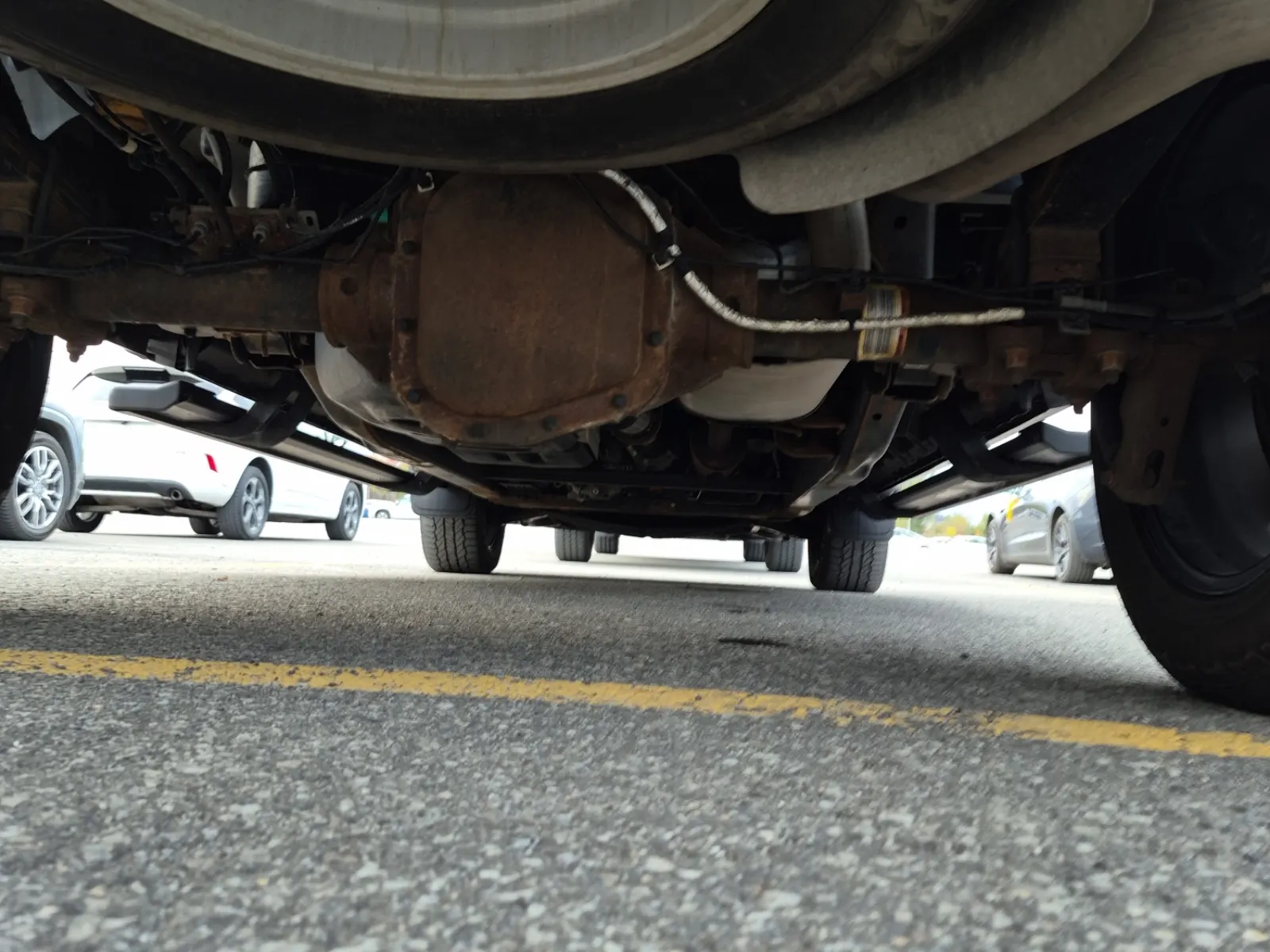 Undercarriage - Rear Photo