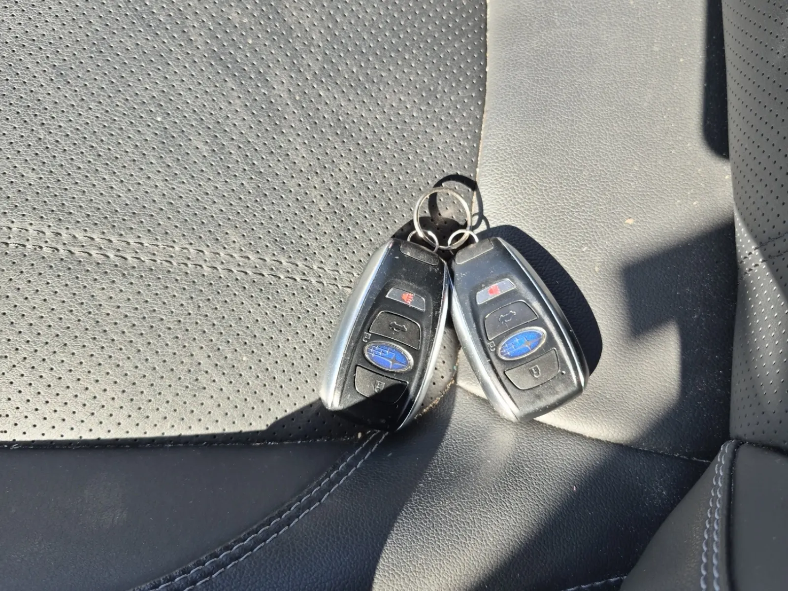 Keys/Fobs/Manual Photo