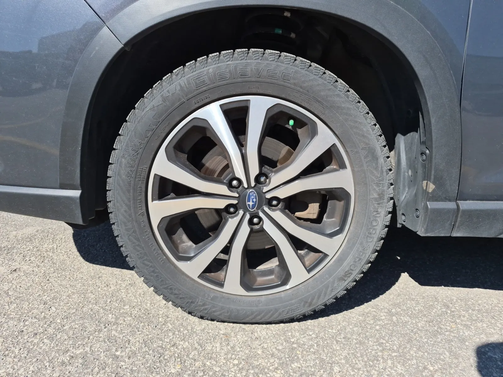 Front driver wheel/tire photo