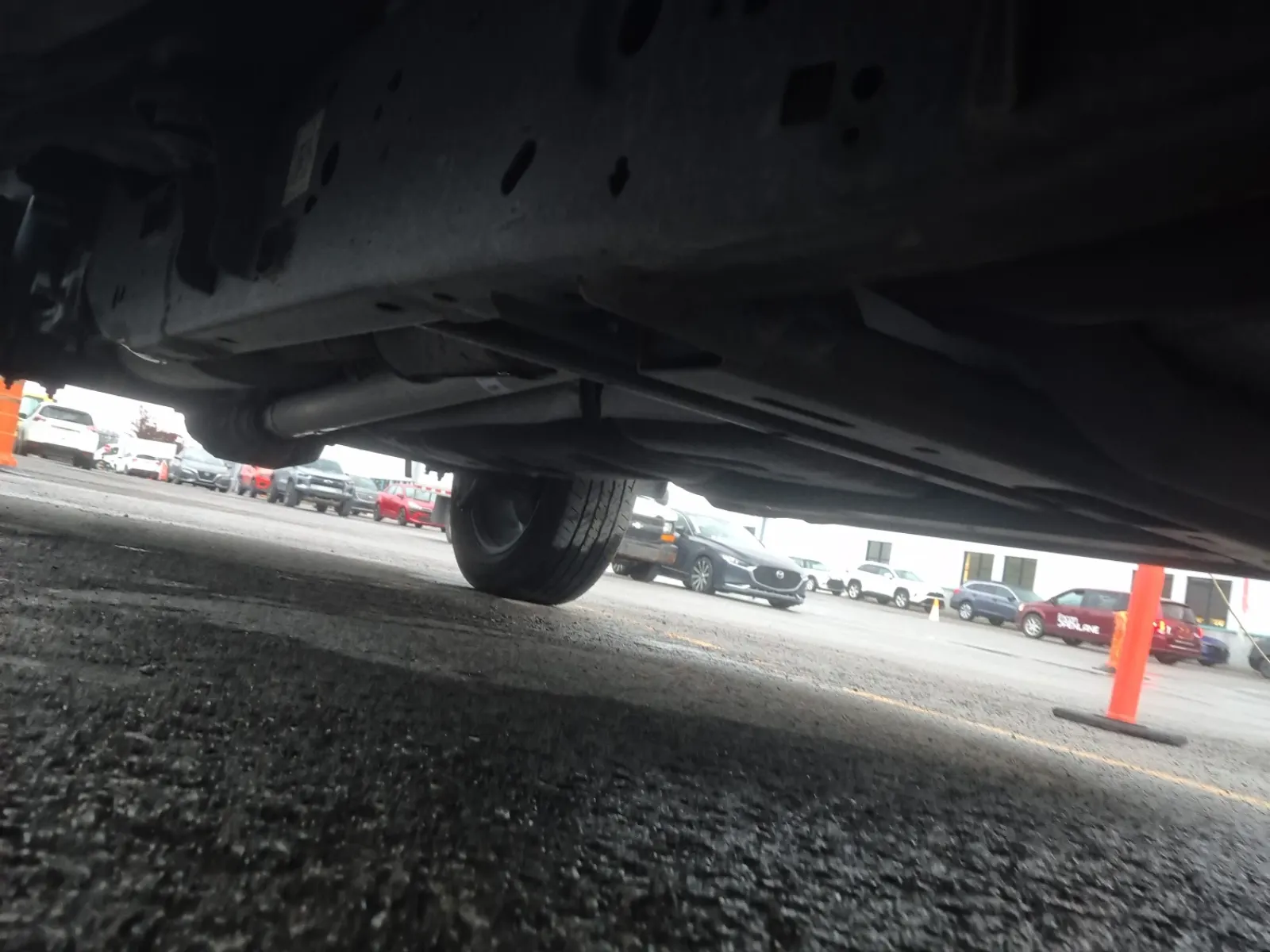 Undercarriage - Passenger Photo