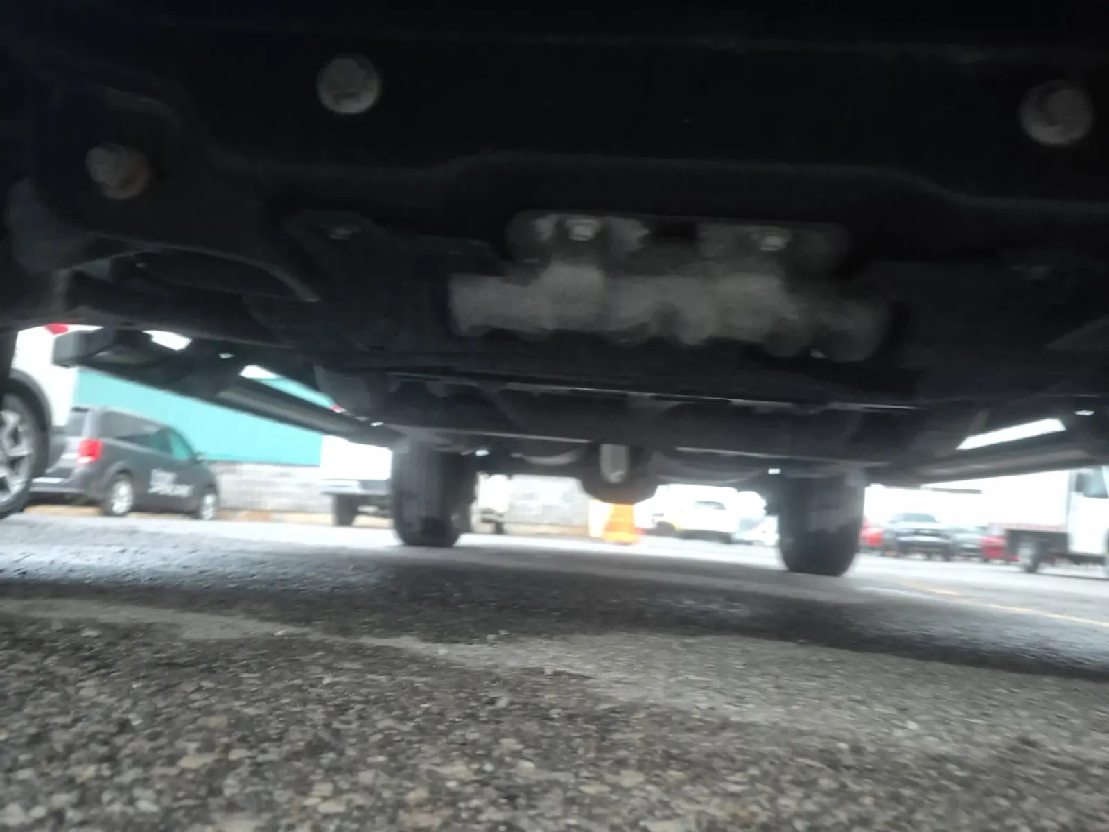 Undercarriage - Front Photo