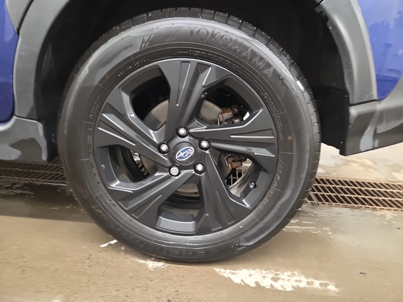 Left Rear Wheel/Tire Photo