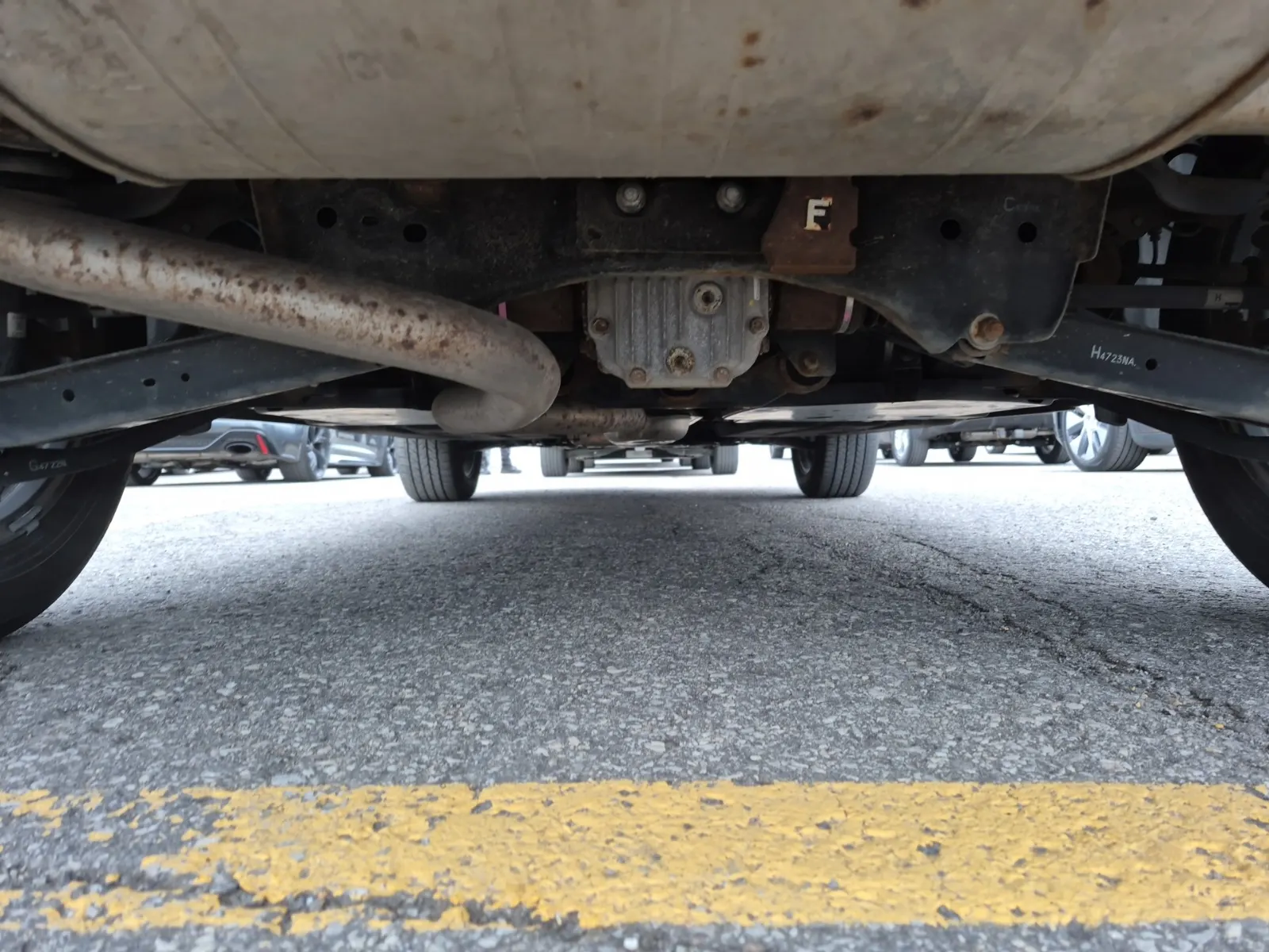 Undercarriage - Rear Photo