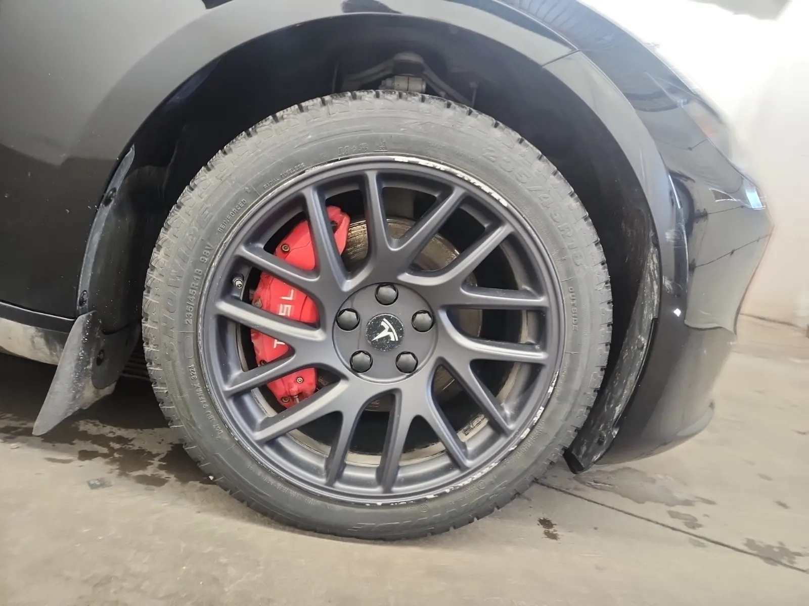 Right Front Wheel/Tire Photo