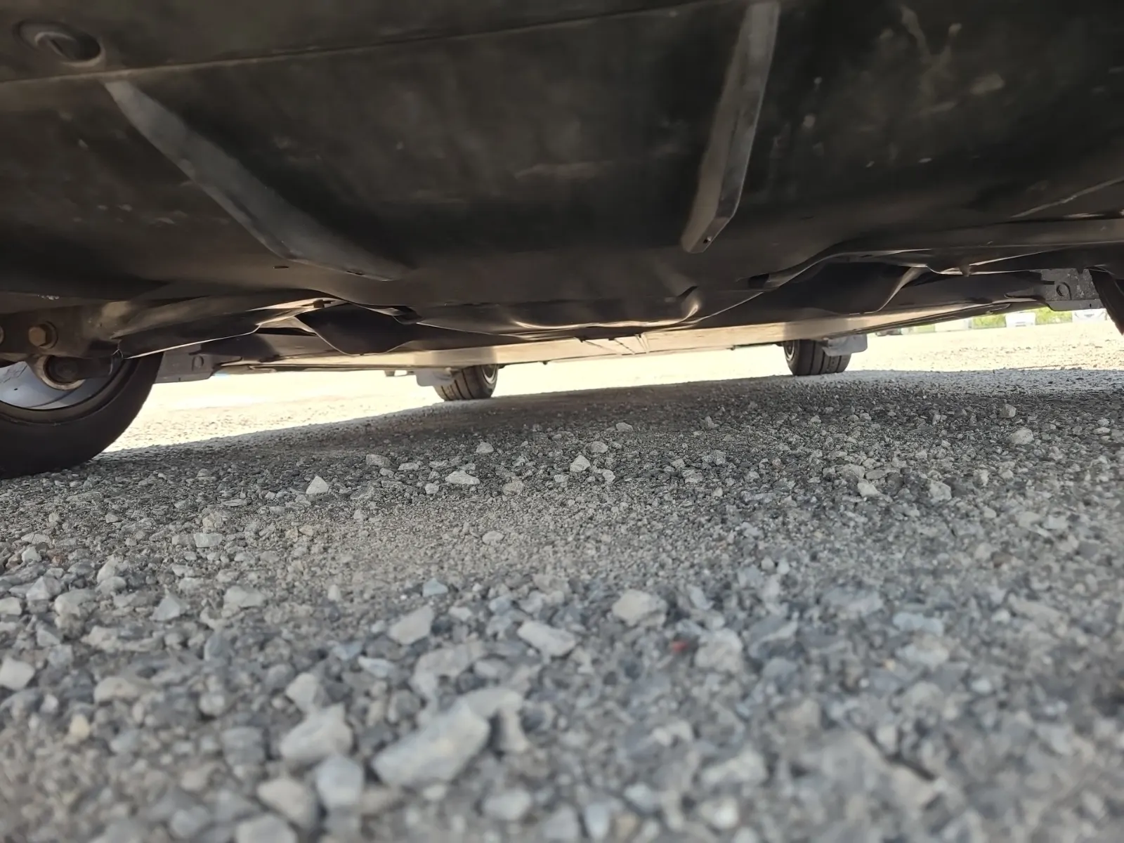 Undercarriage - Rear Photo