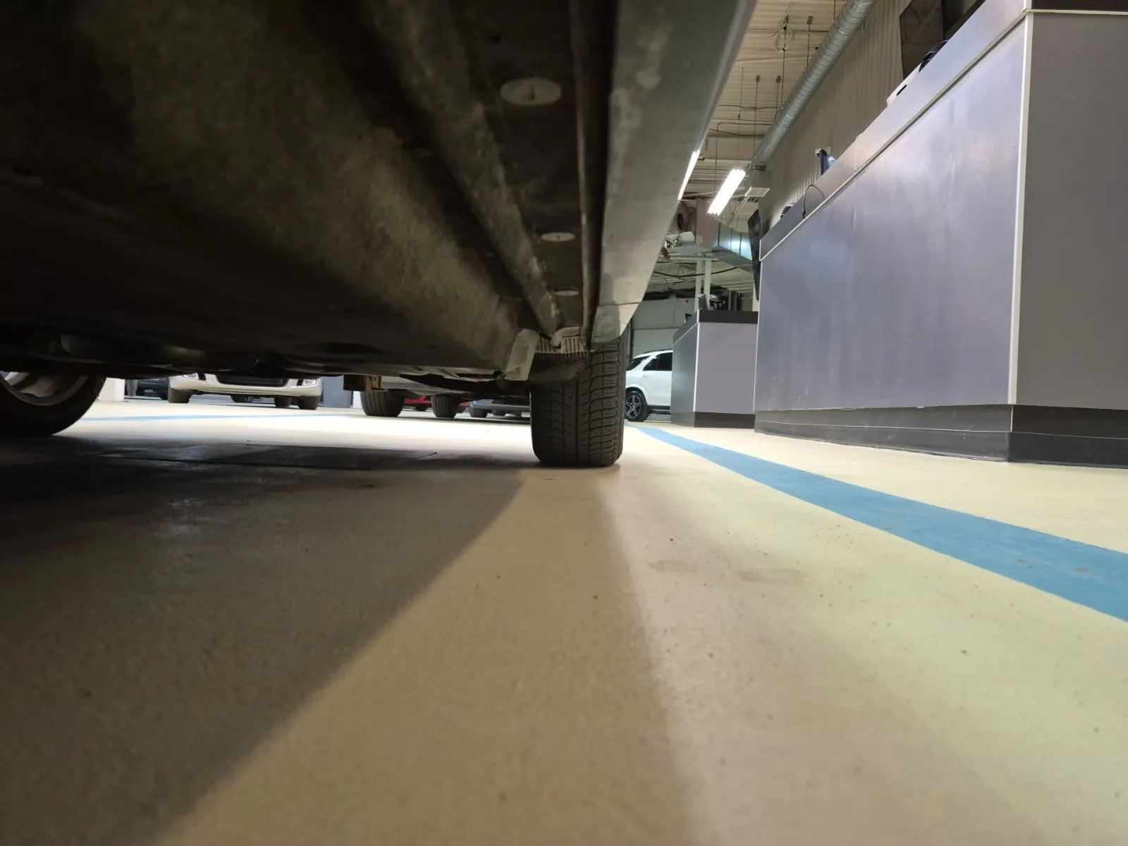 Undercarriage - Driver Photo