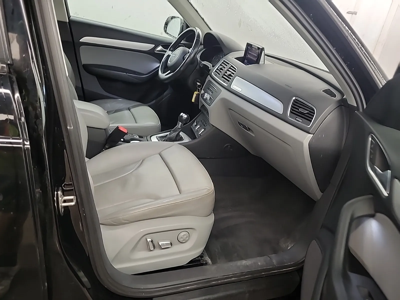 Right Side Interior Photo