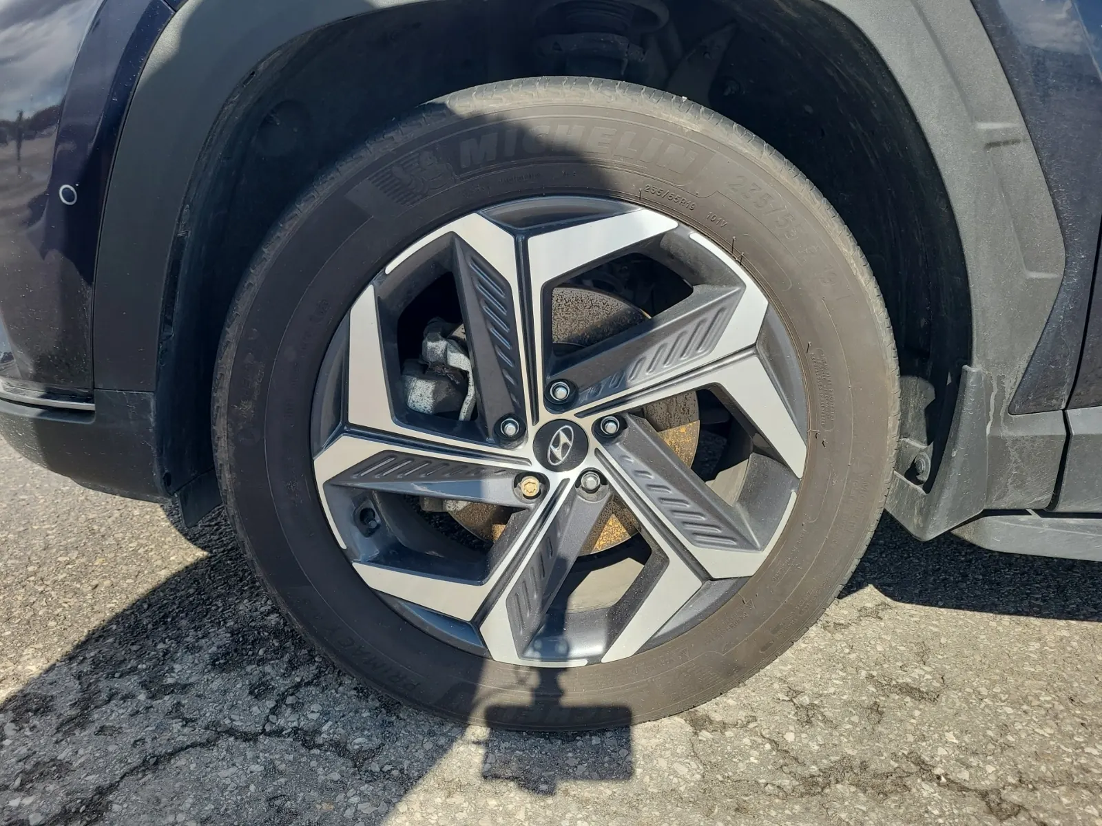 Front driver wheel/tire photo
