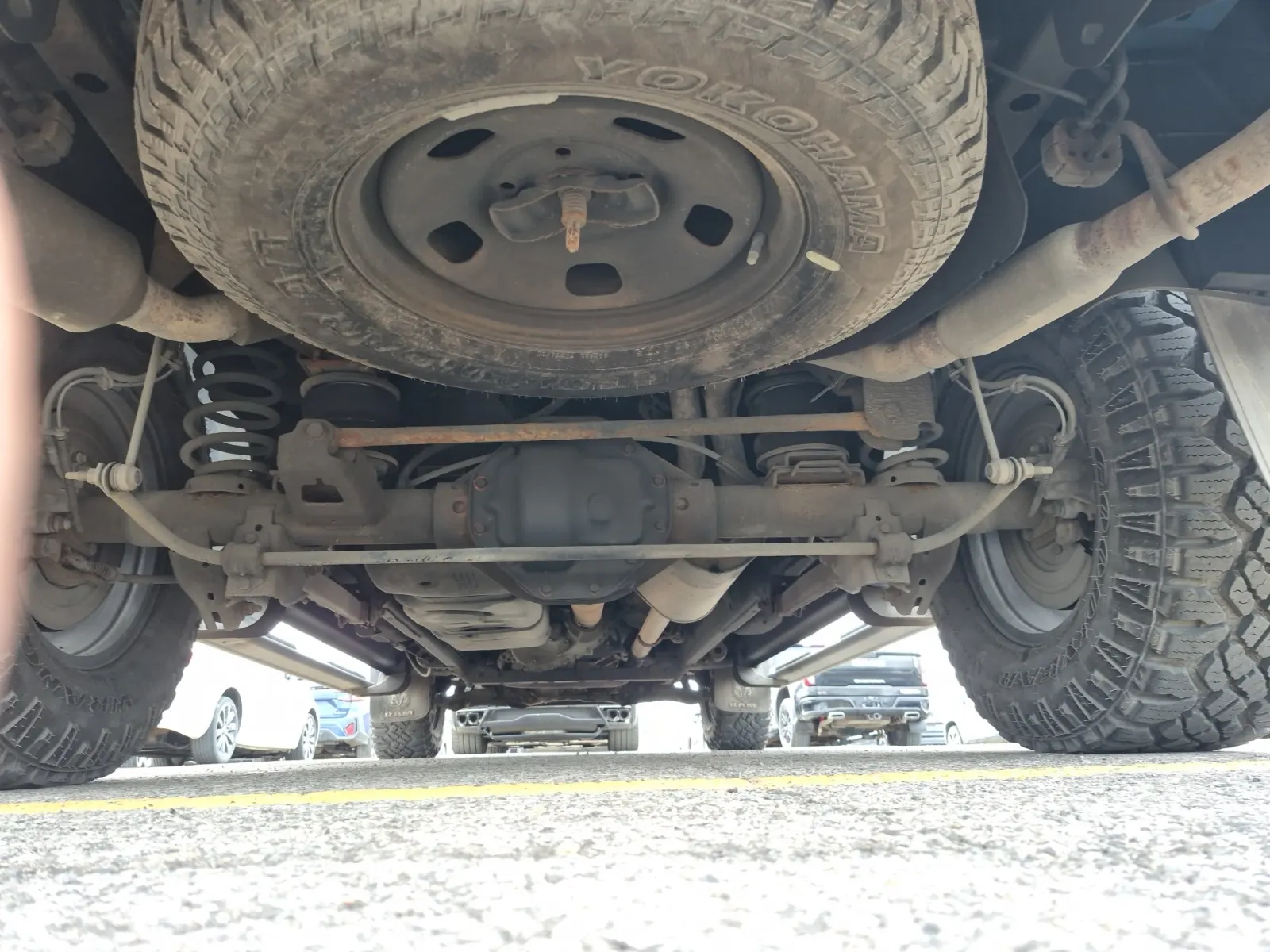 Undercarriage - Rear Photo