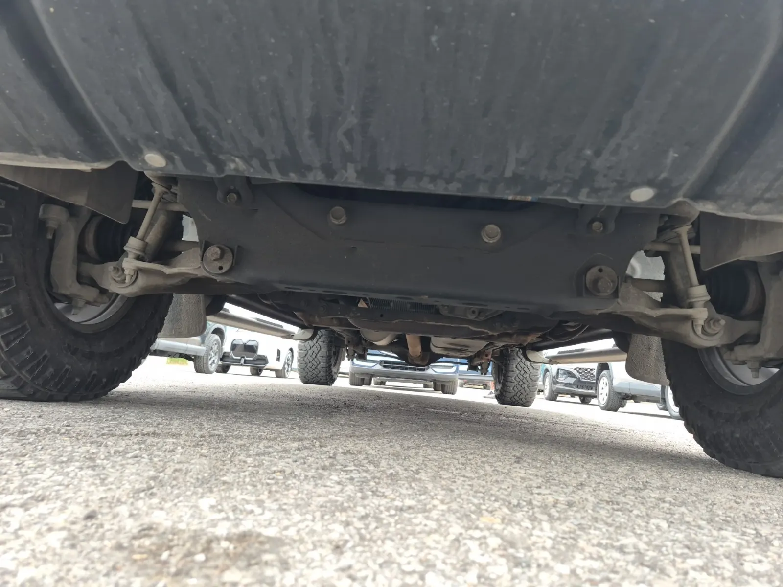 Undercarriage - Front Photo