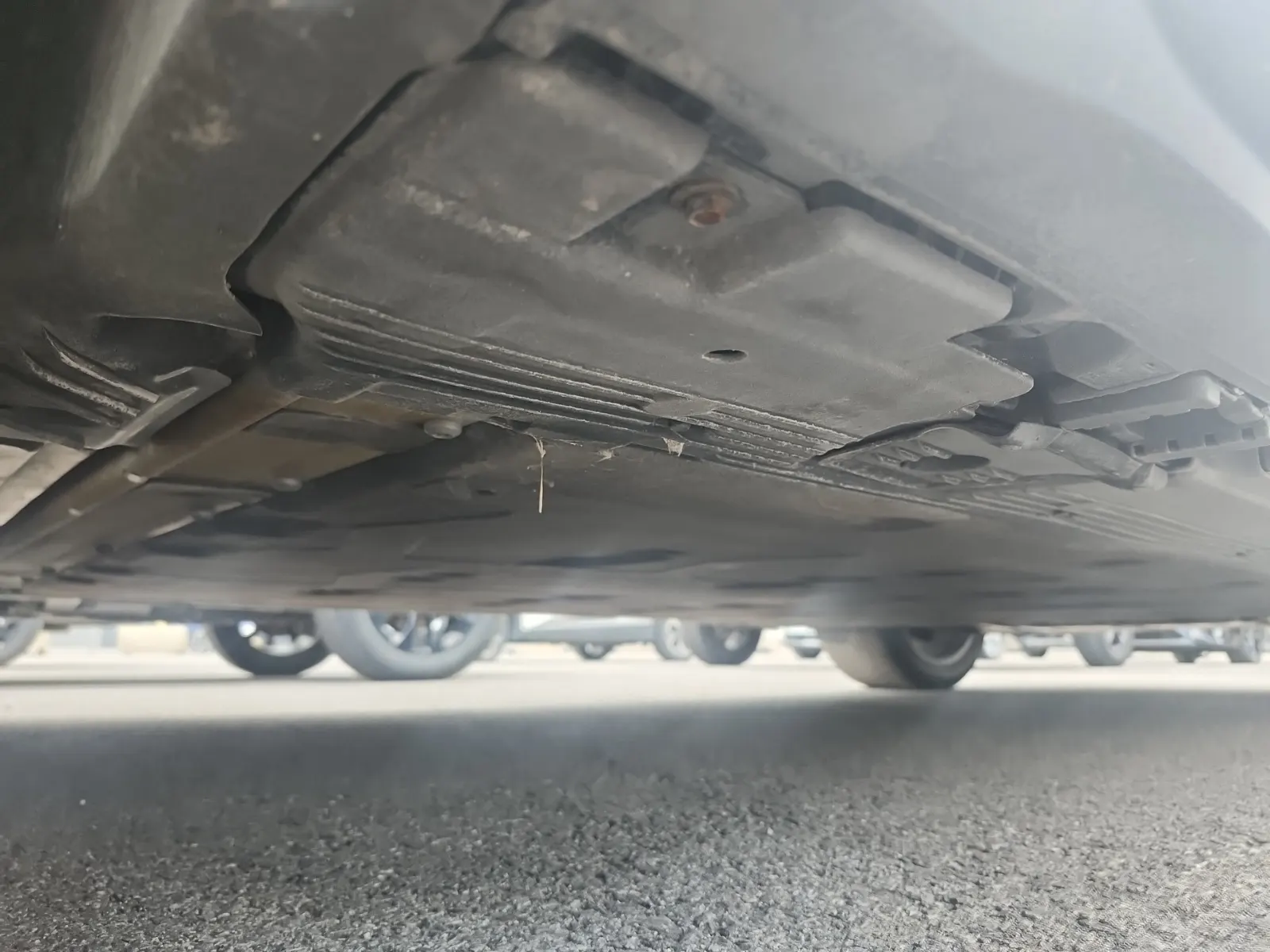 Undercarriage - Driver Photo