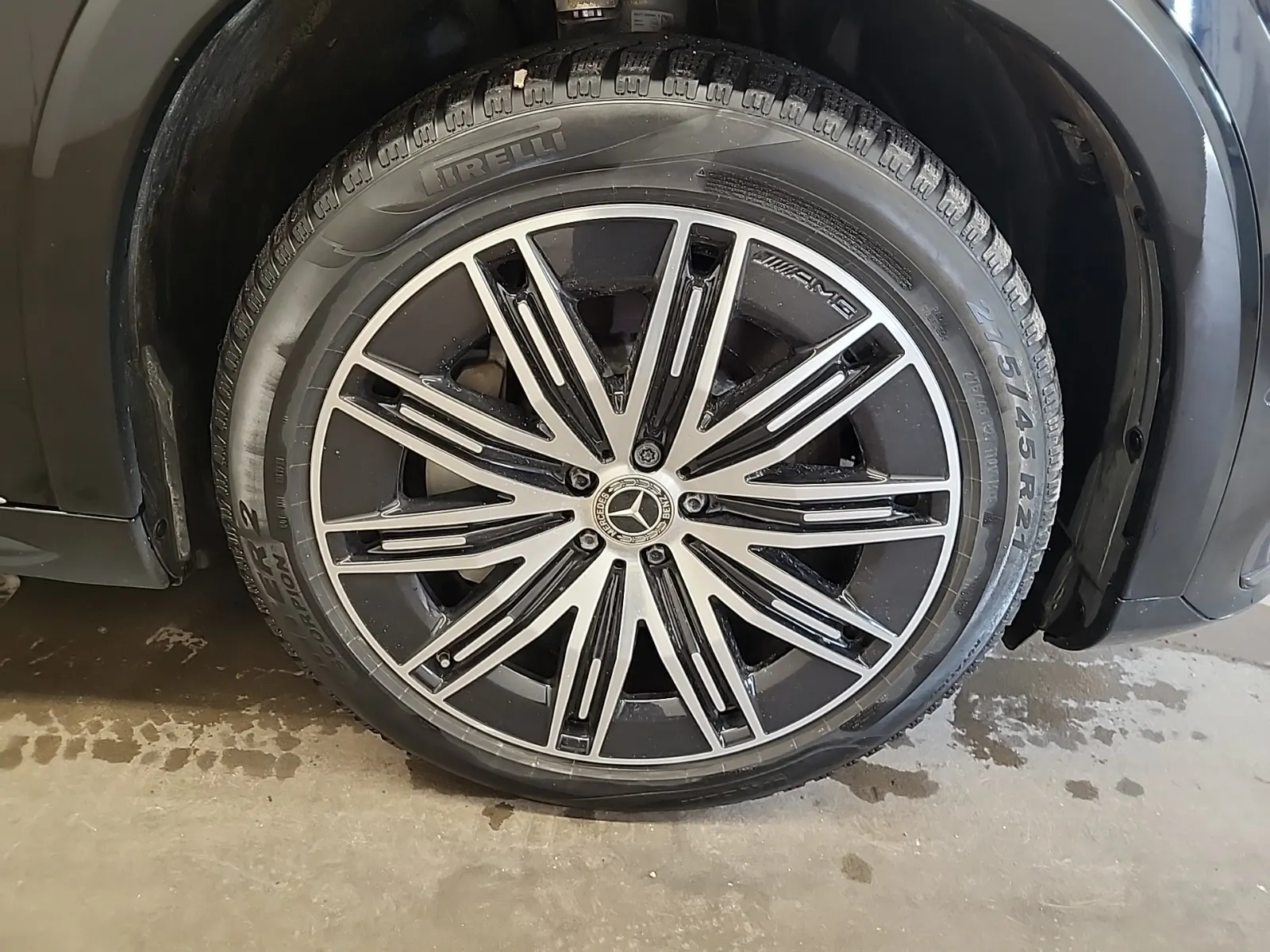 Right Front Wheel/Tire Photo