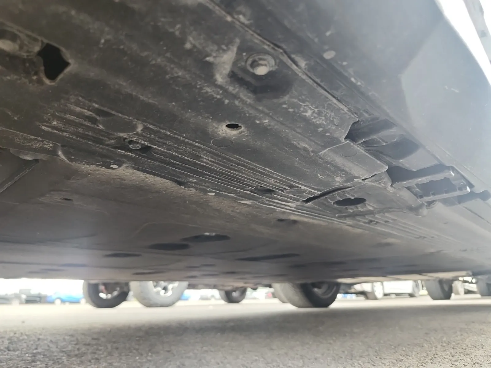 Undercarriage - Passenger Photo