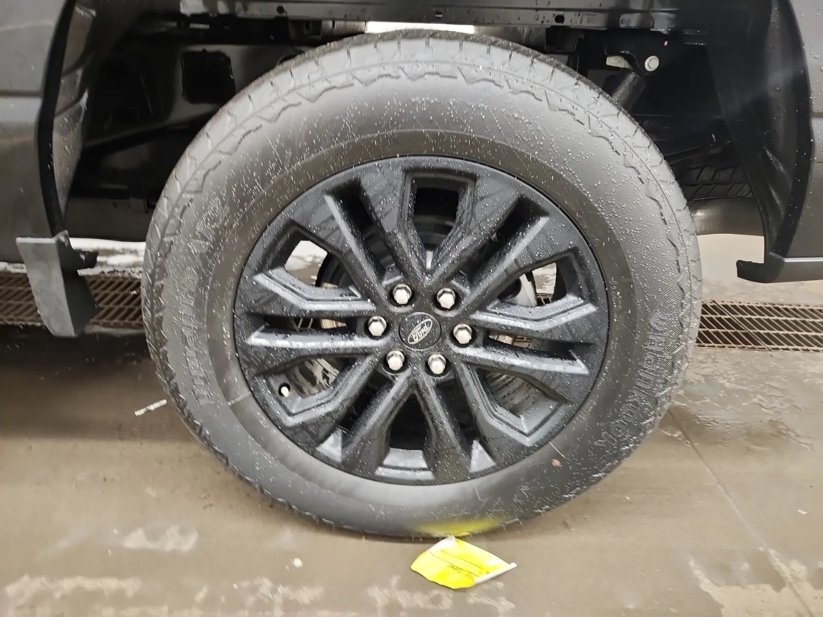 Left Rear Wheel/Tire Photo