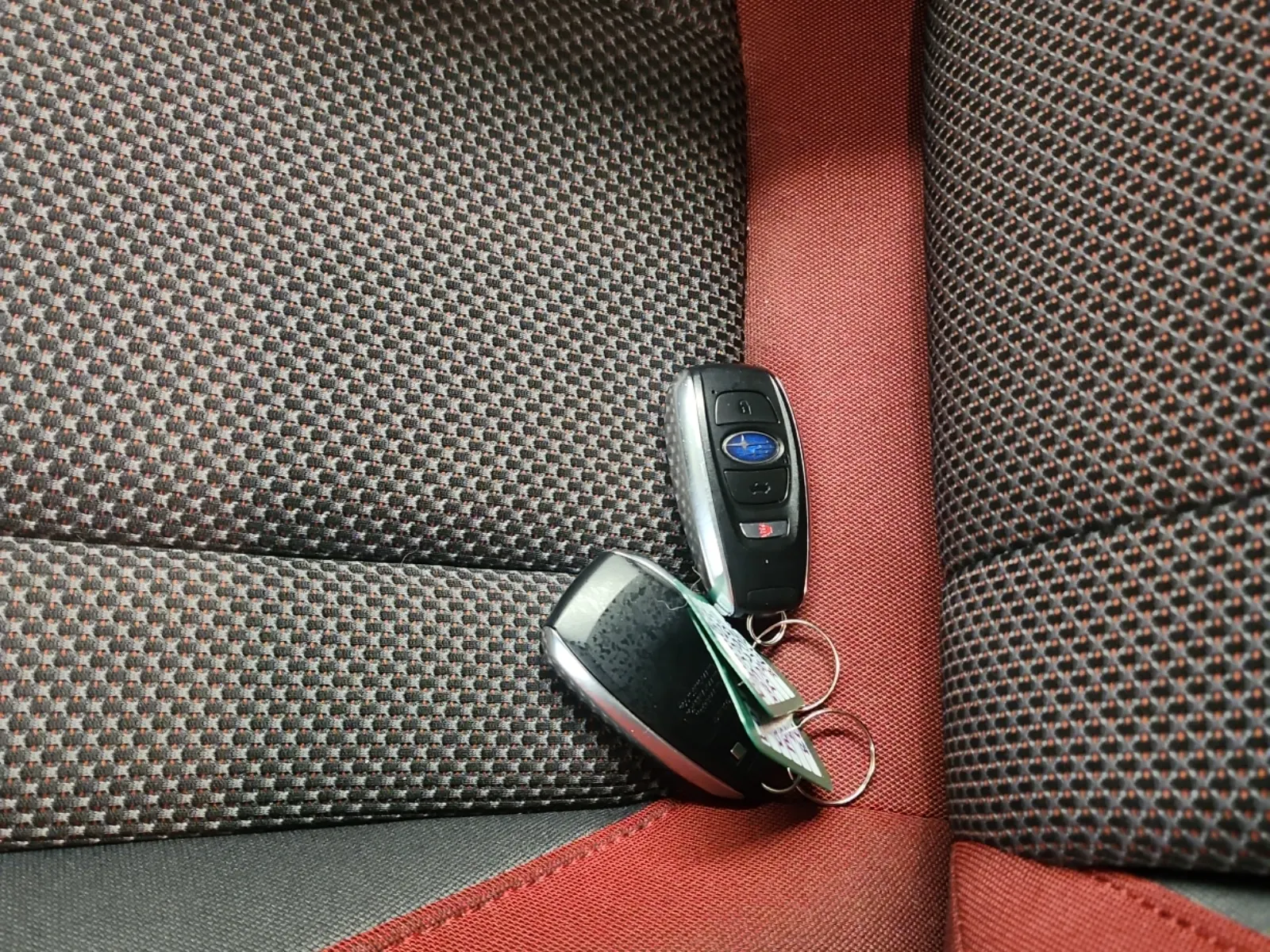 Keys/Fobs/Manual Photo
