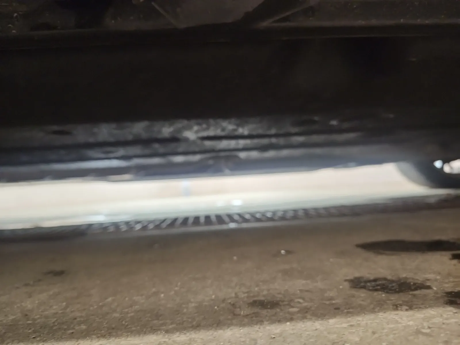Undercarriage - Passenger Photo